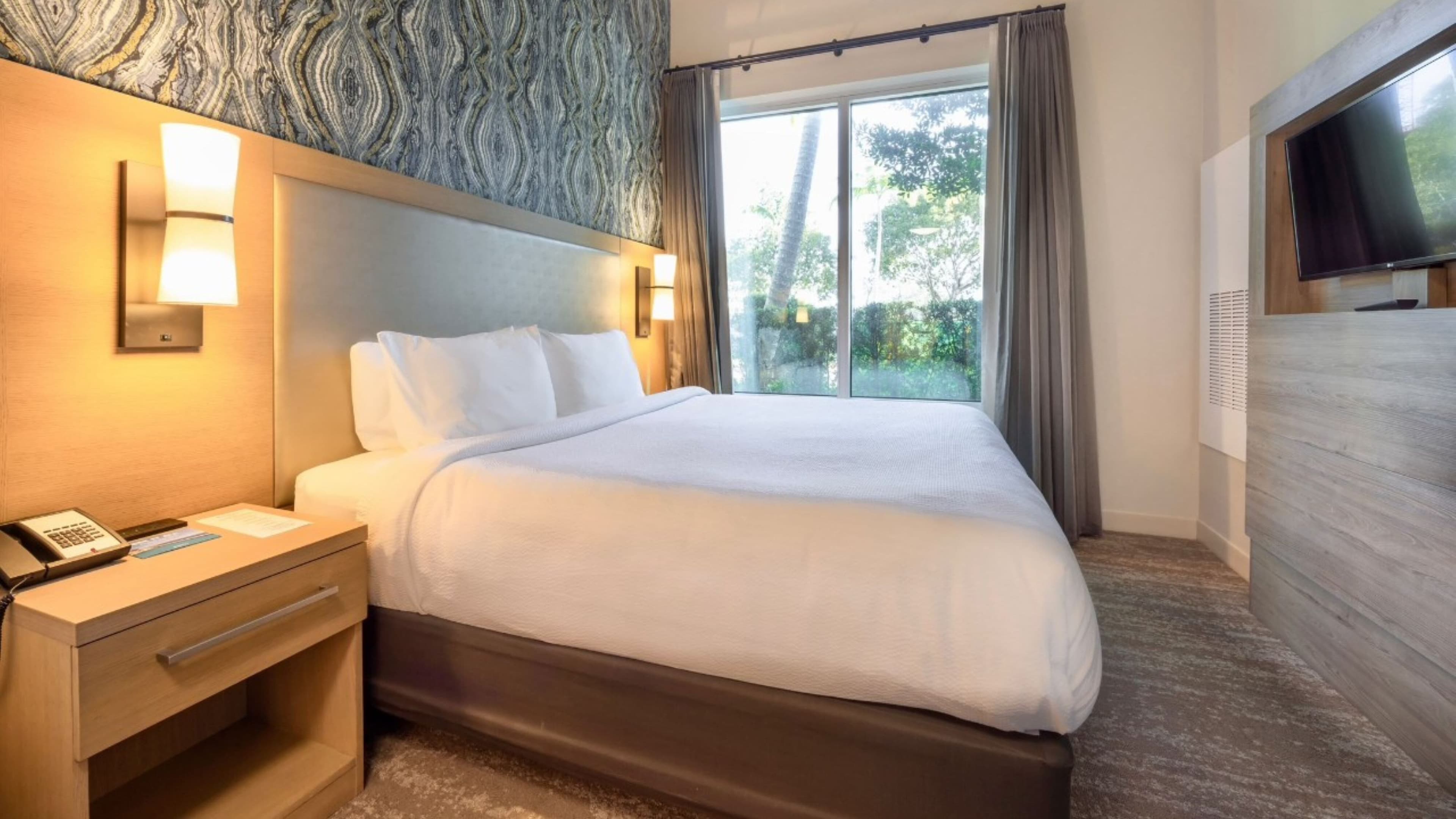 1 Bedroom Suite - Image 4