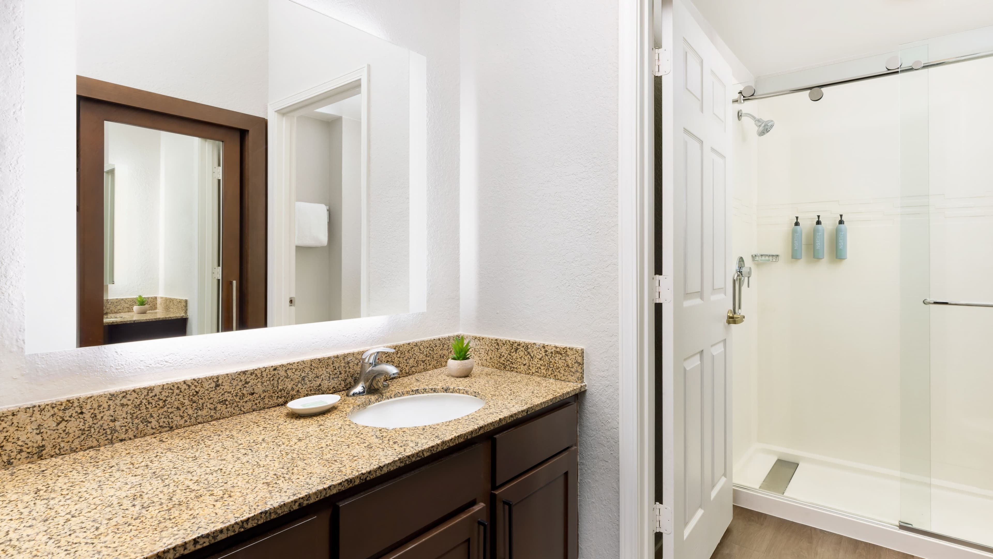 1 Bedroom Suite - Image 9