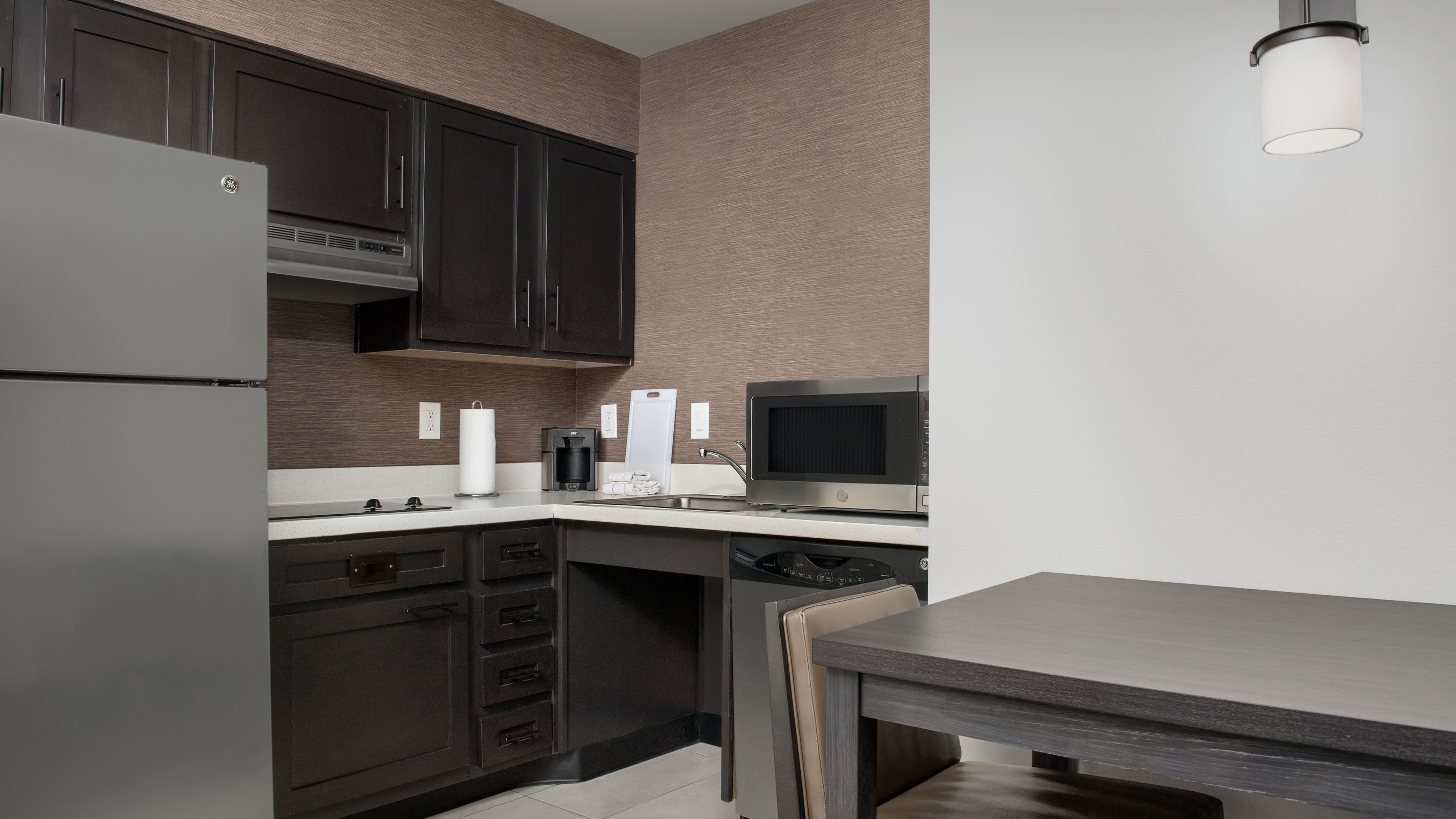 1 Bedroom Suite - Image 2