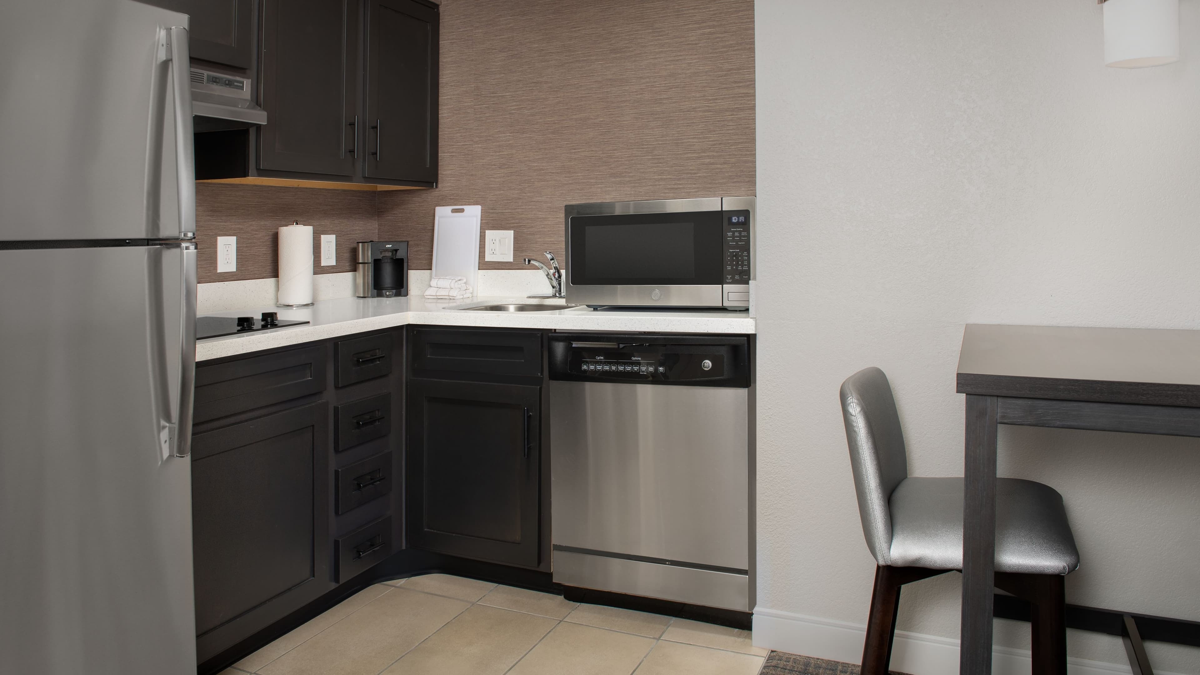 1 Bedroom Suite - Image 5