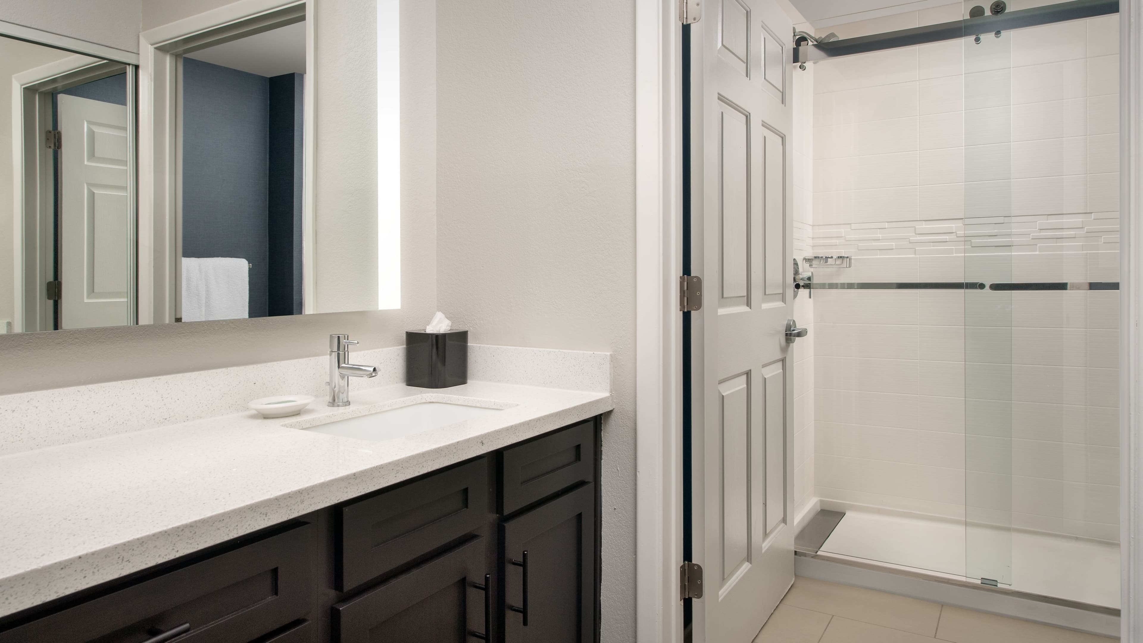 1 Bedroom Suite - Image 6