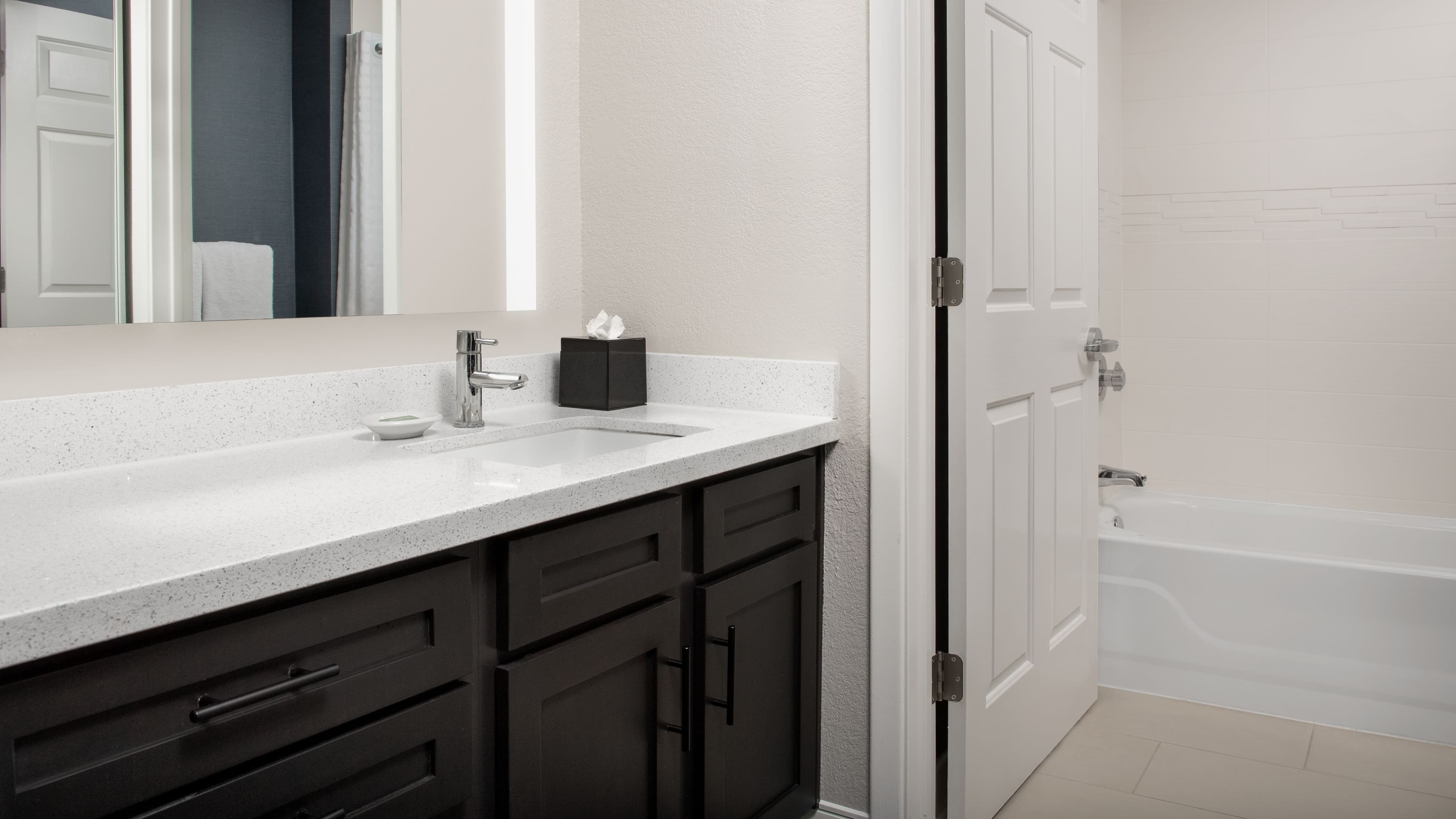 1 Bedroom Suite - Image 8