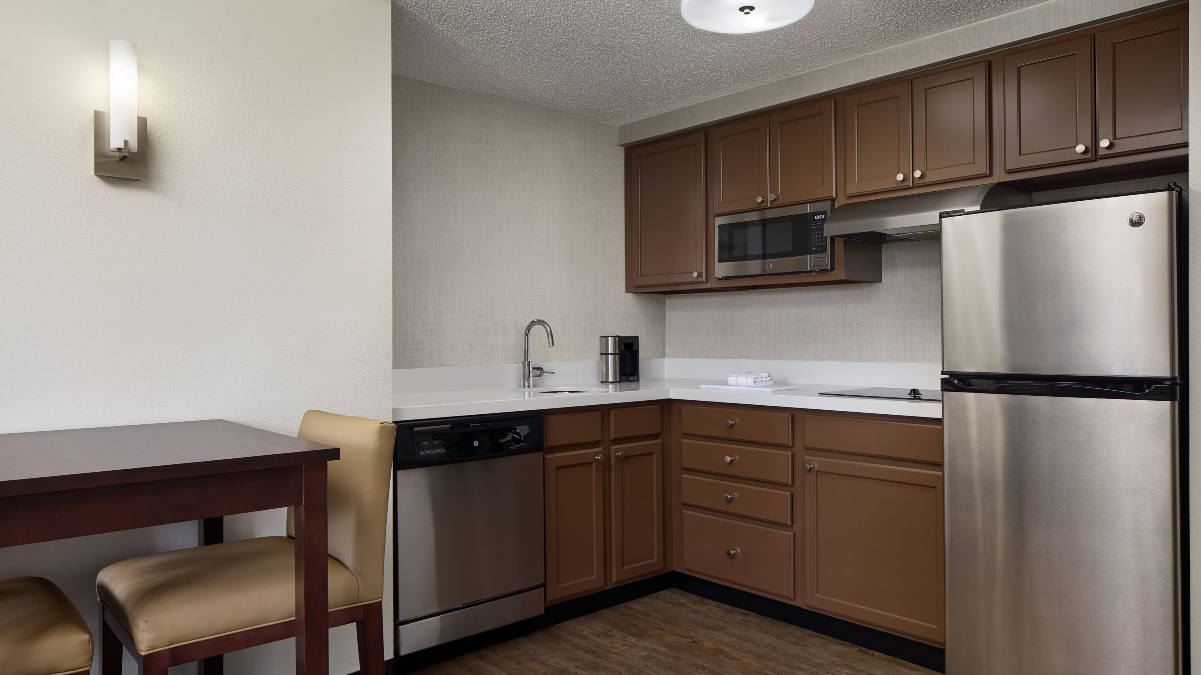 1 Bedroom Suite - Image 4