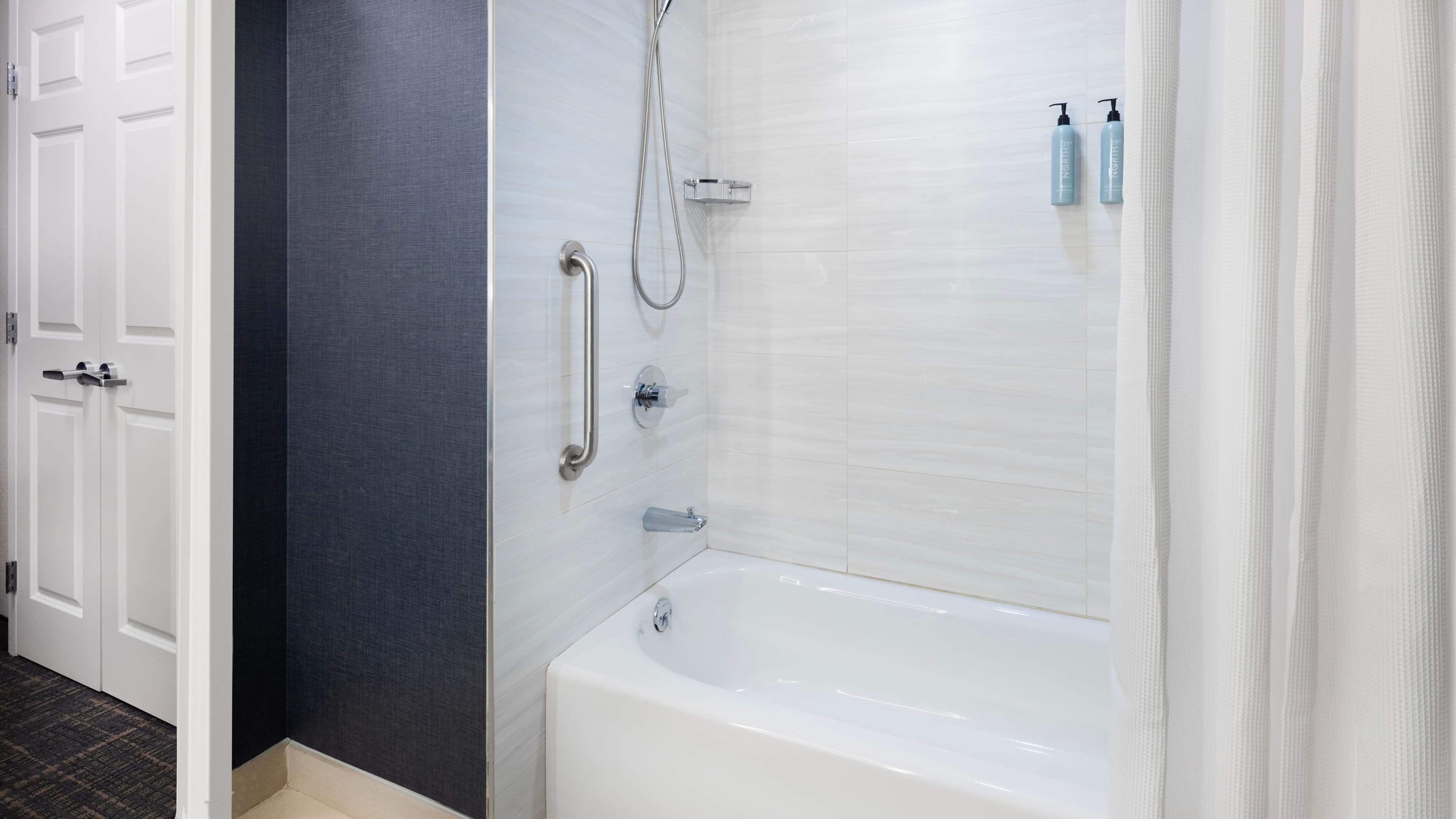 1 Bedroom Suite - Image 7