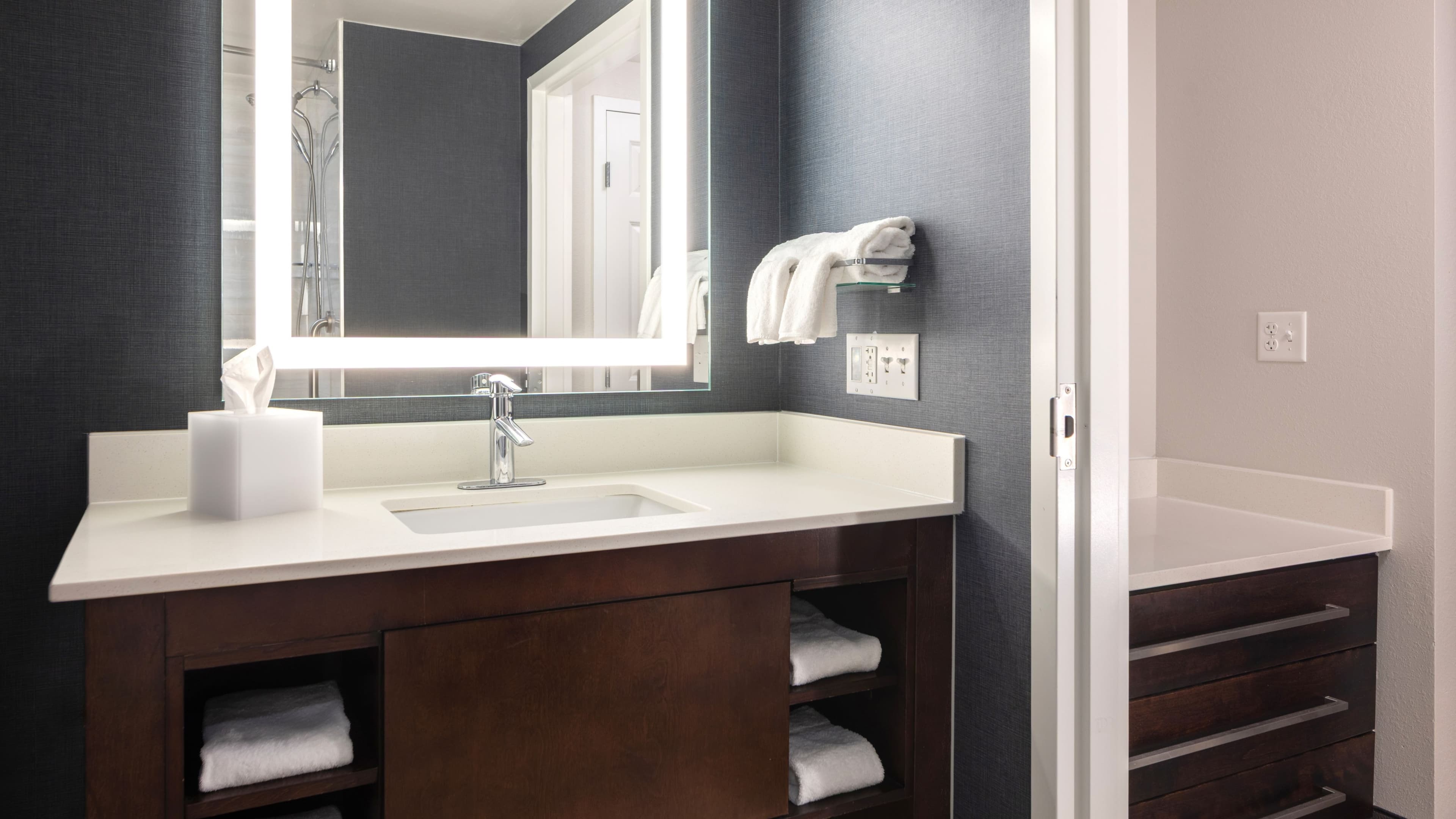 1 Bedroom Suite - Image 3