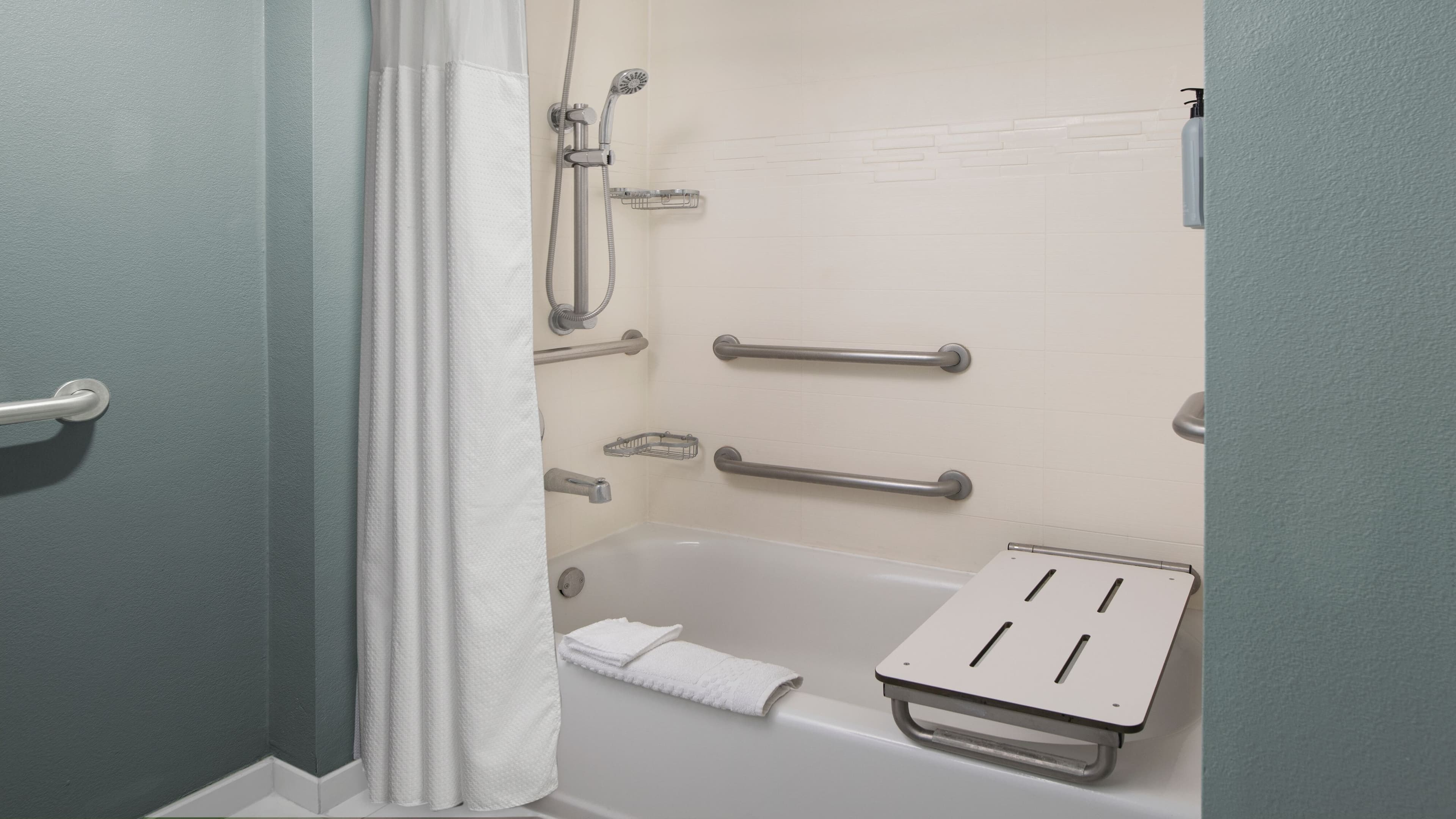 1 Bedroom Suite - Image 8