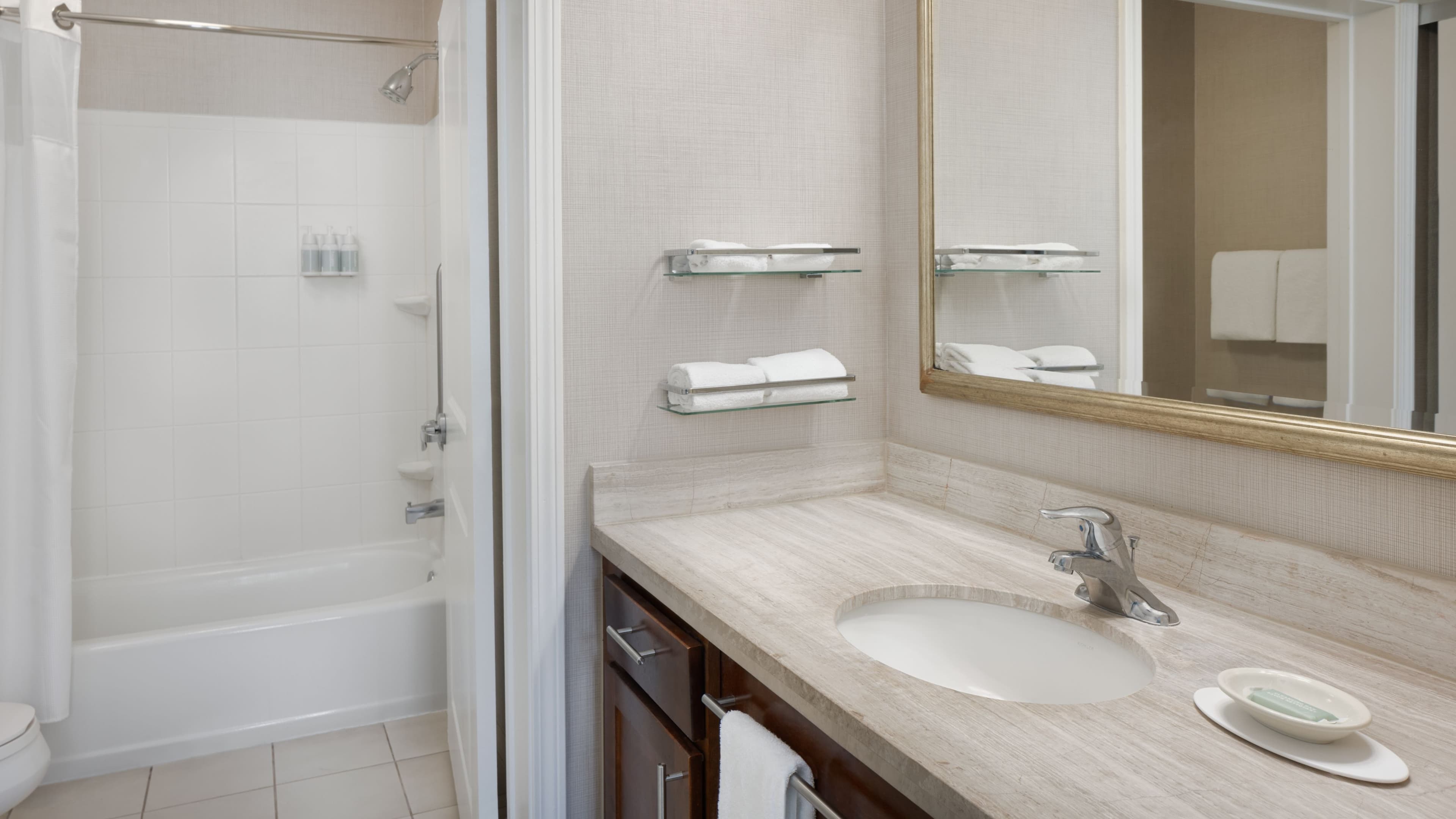 1 Bedroom Suite - Image 5