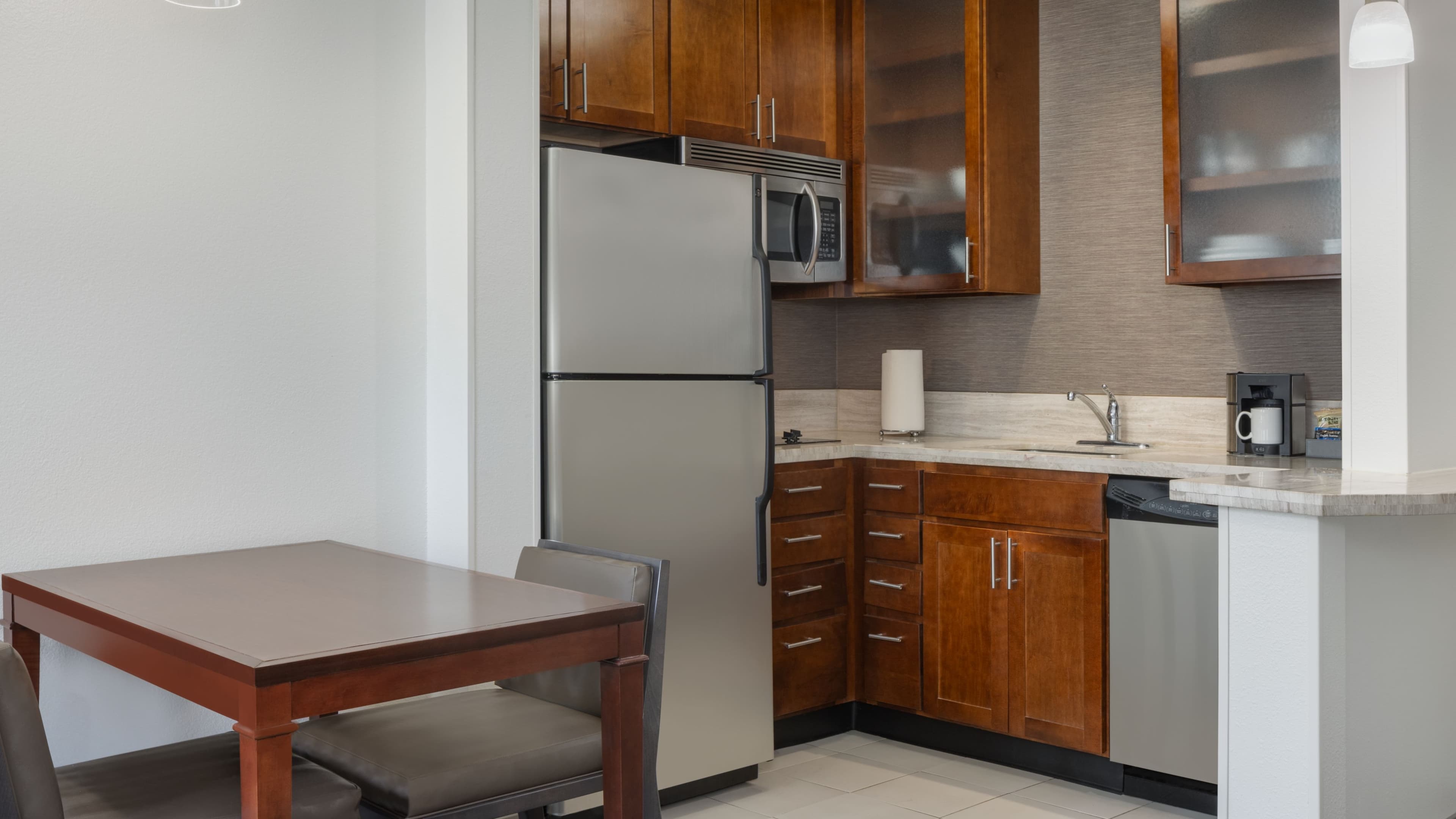 1 Bedroom Suite - Image 2