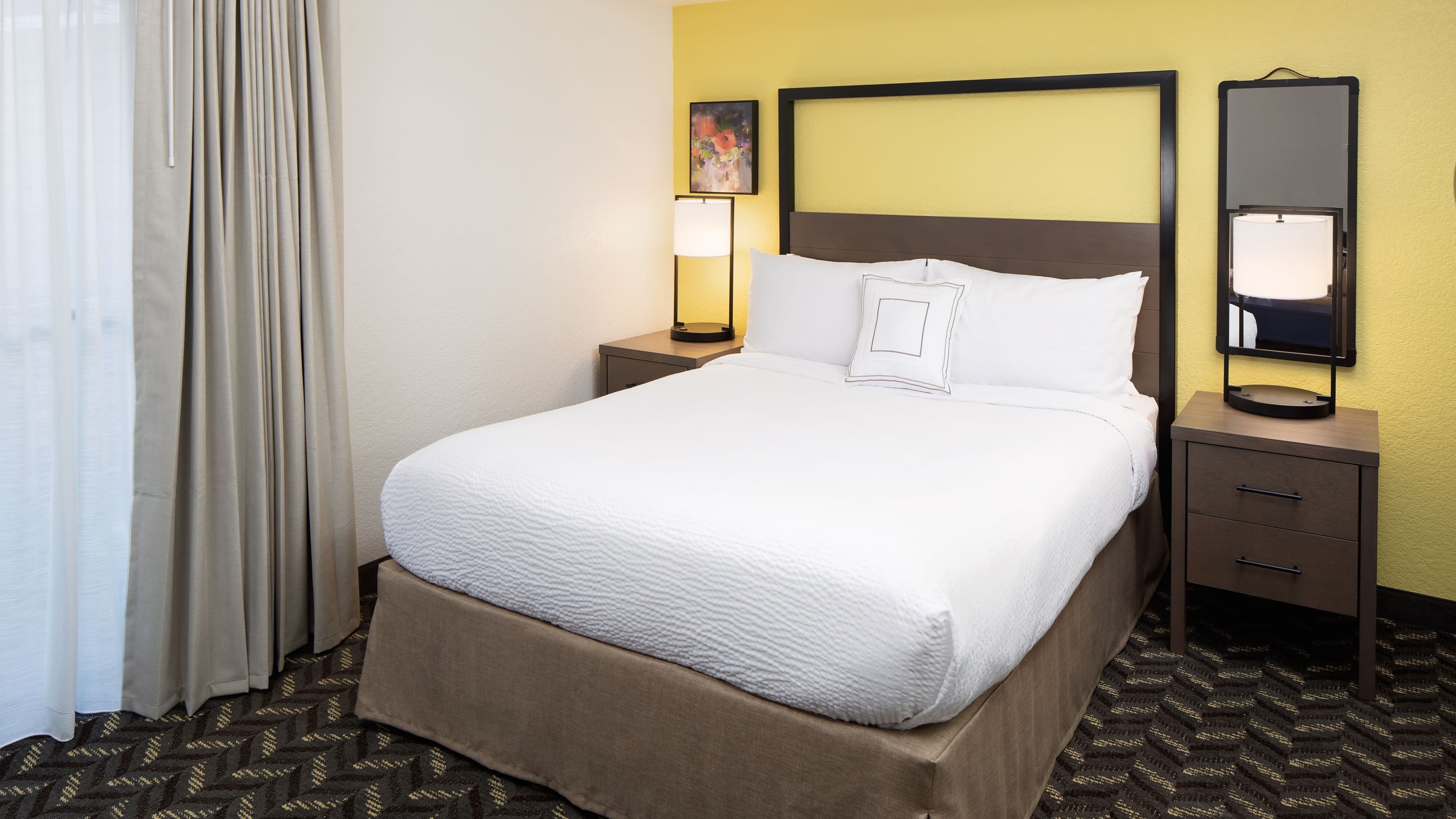 Queen Studio - Image 4