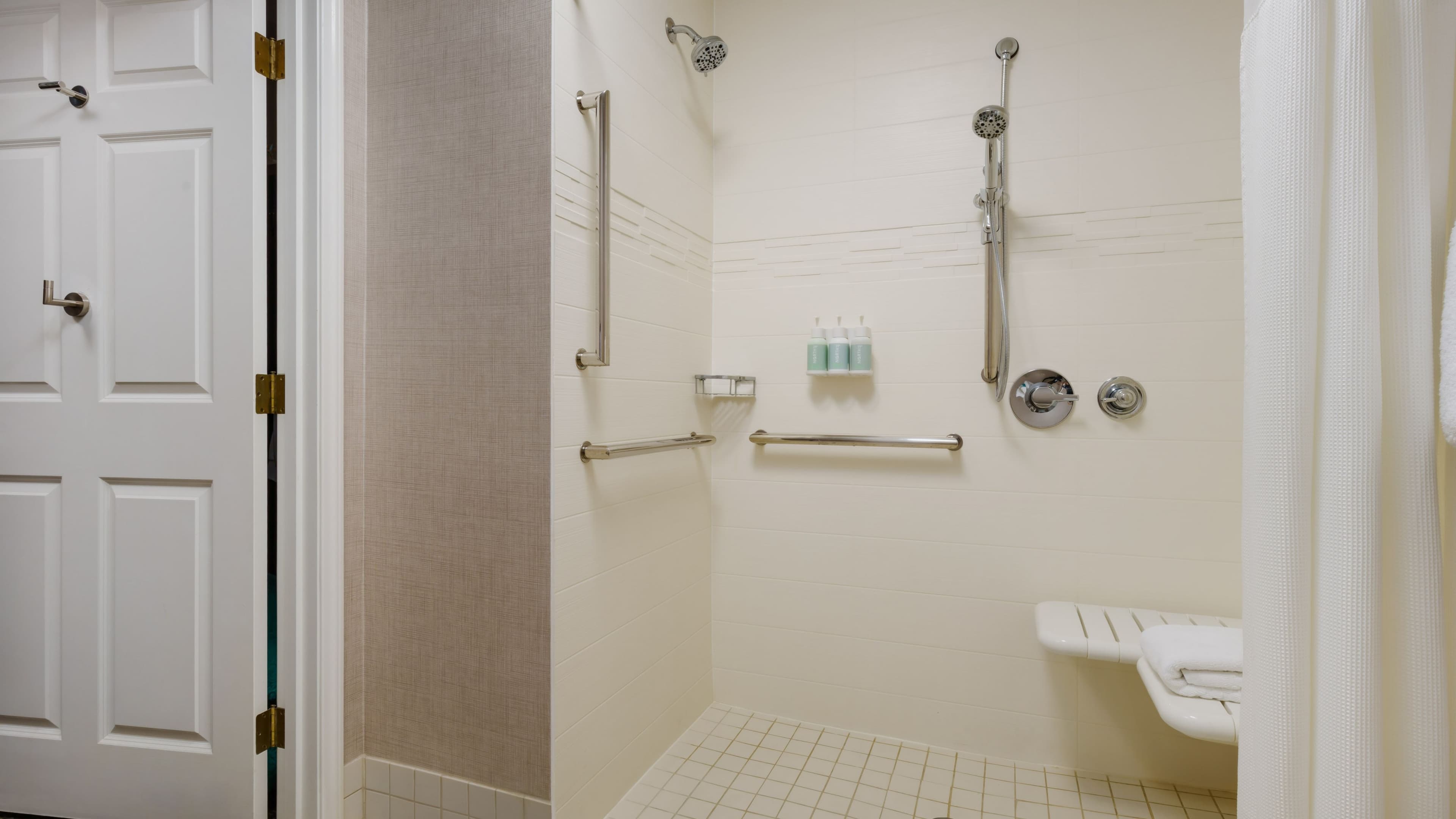 1 Bedroom Suite - Image 9