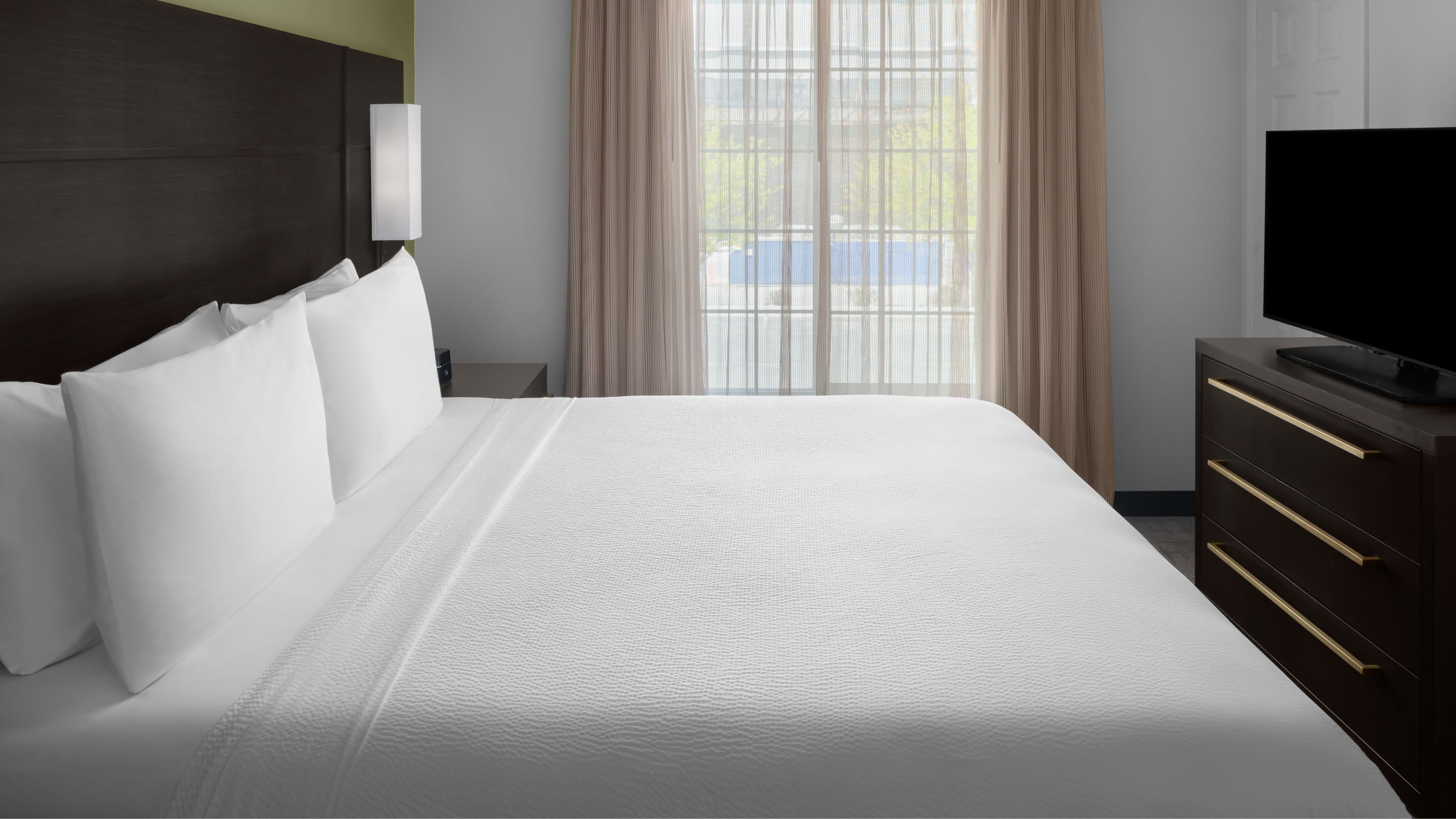 1 Bedroom Suite - Image 5