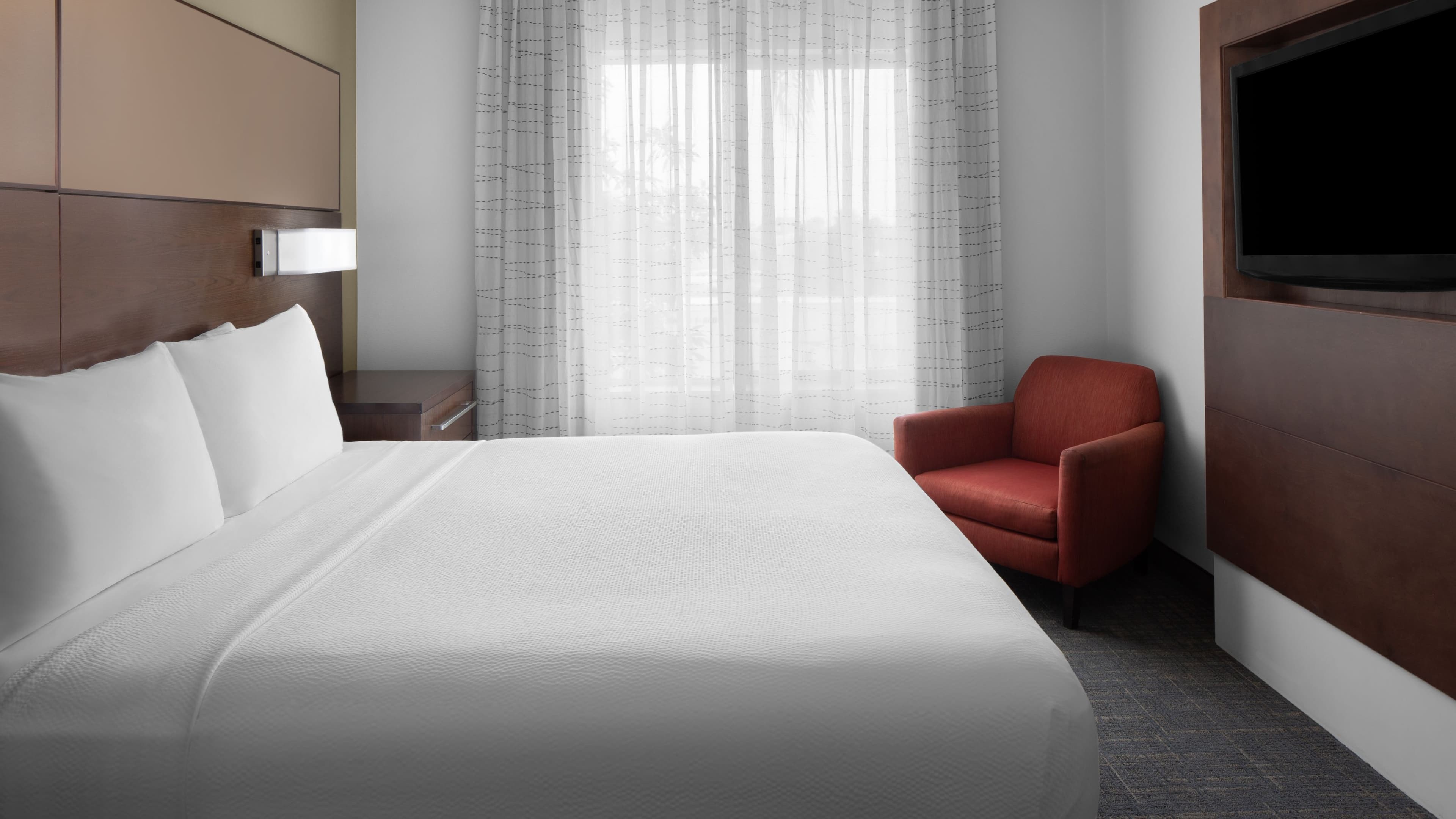 1 Bedroom Suite - Image 2