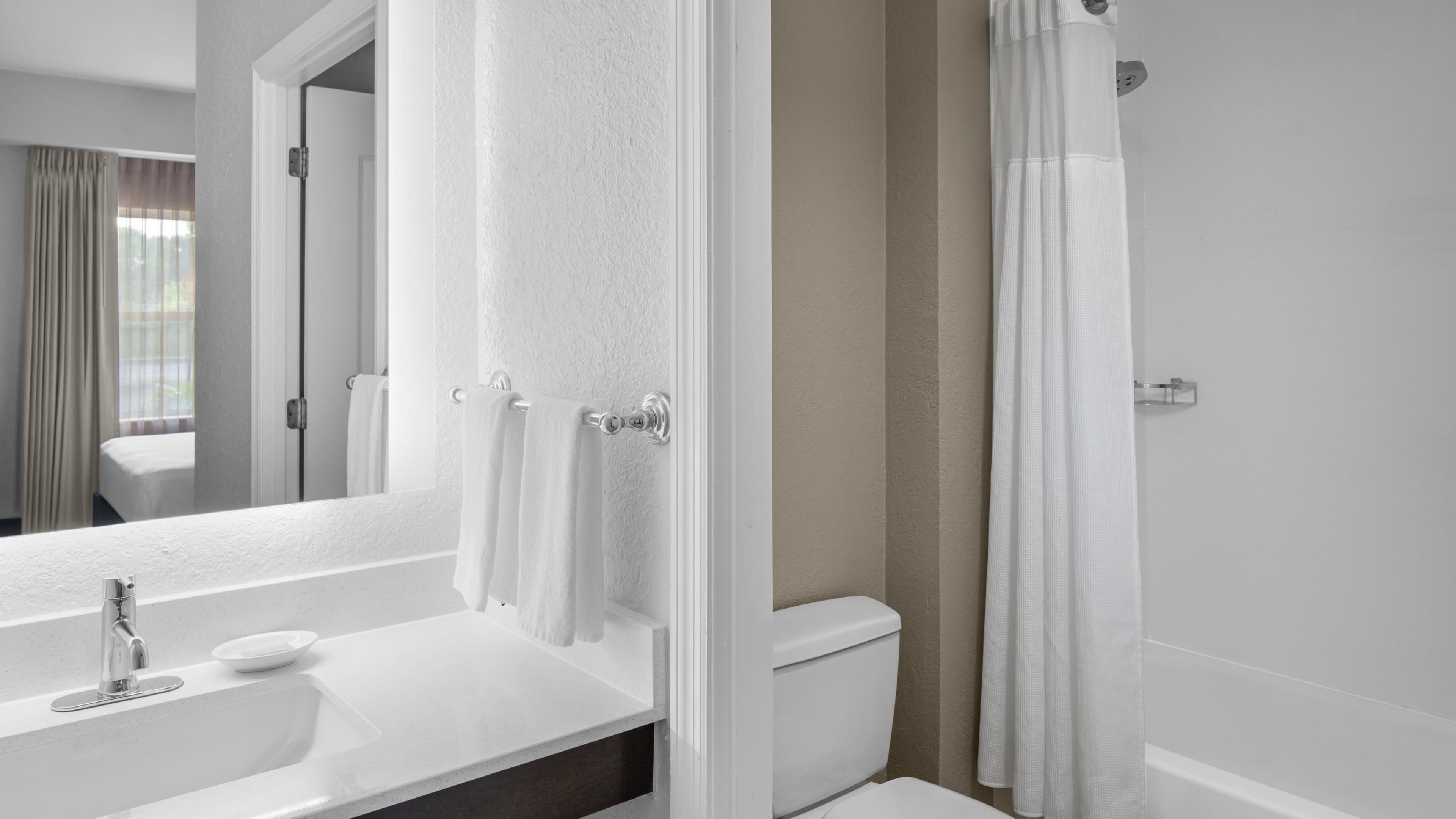 Larger Studio - Image 8