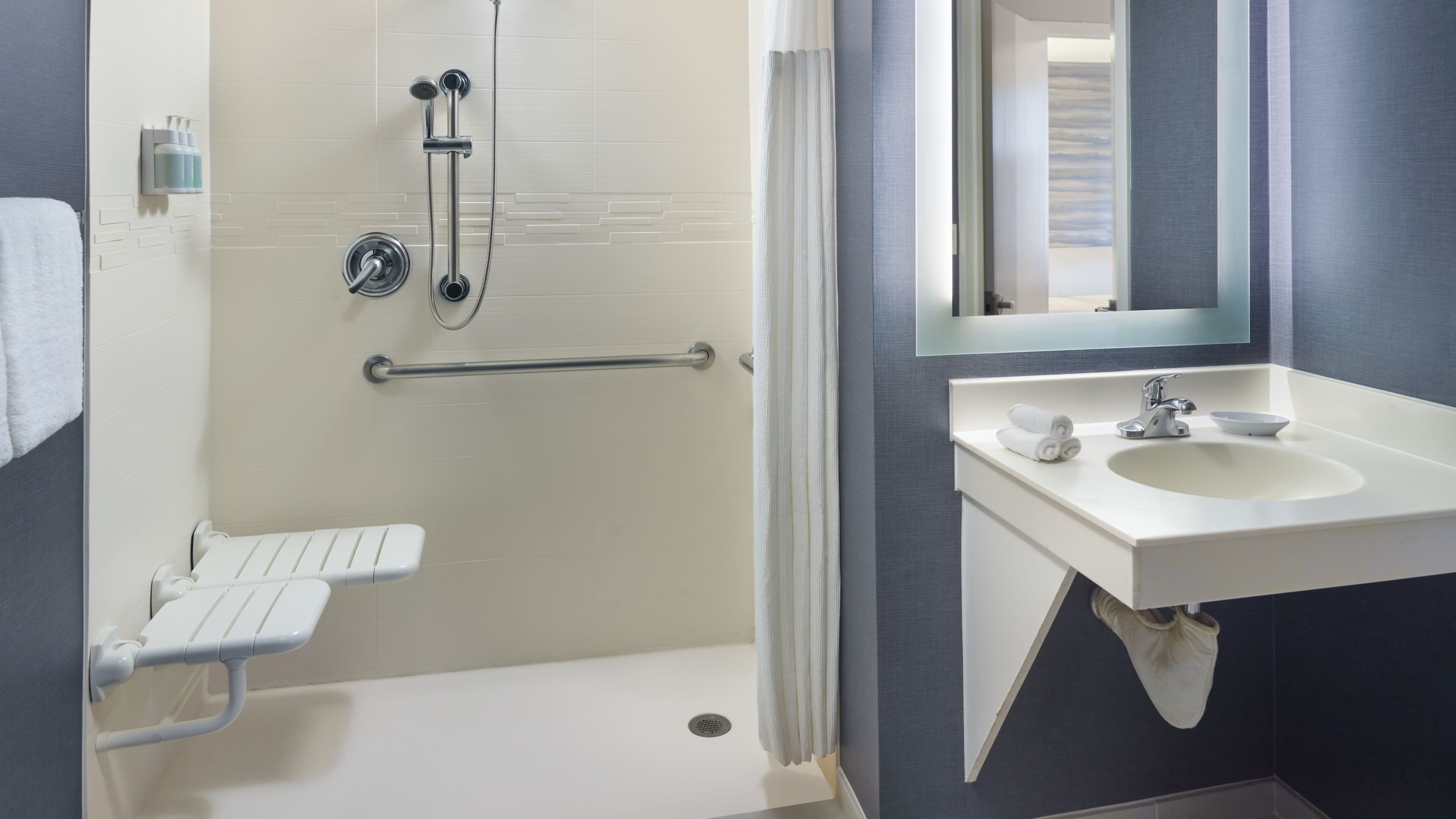 1 Bedroom Suite - Image 6