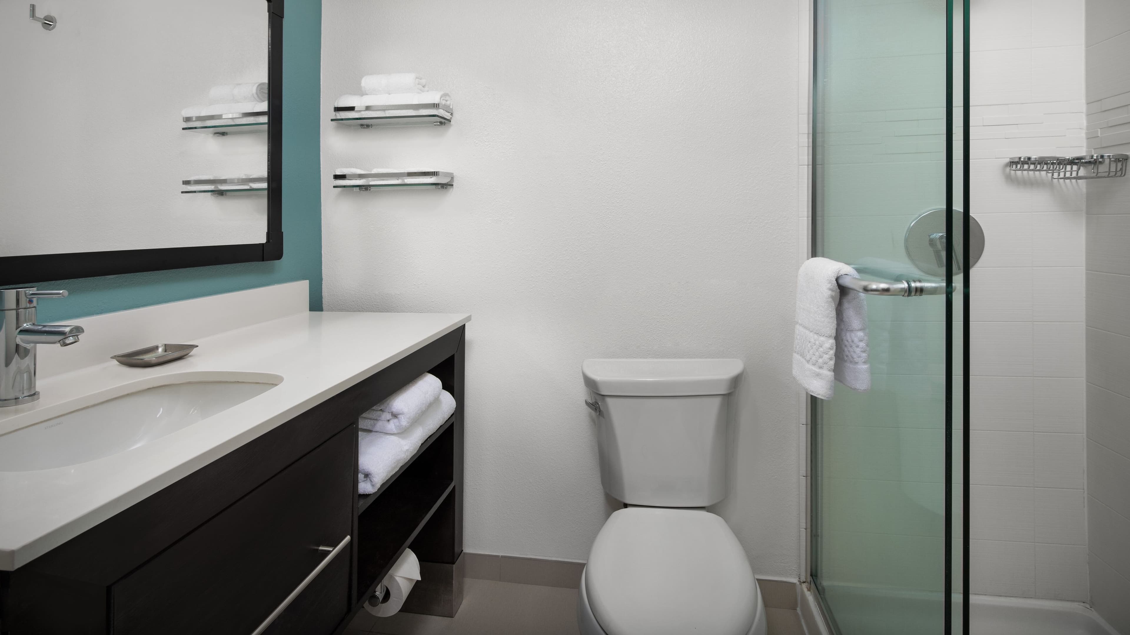 1 Bedroom 2 Queen Suite - Image 7