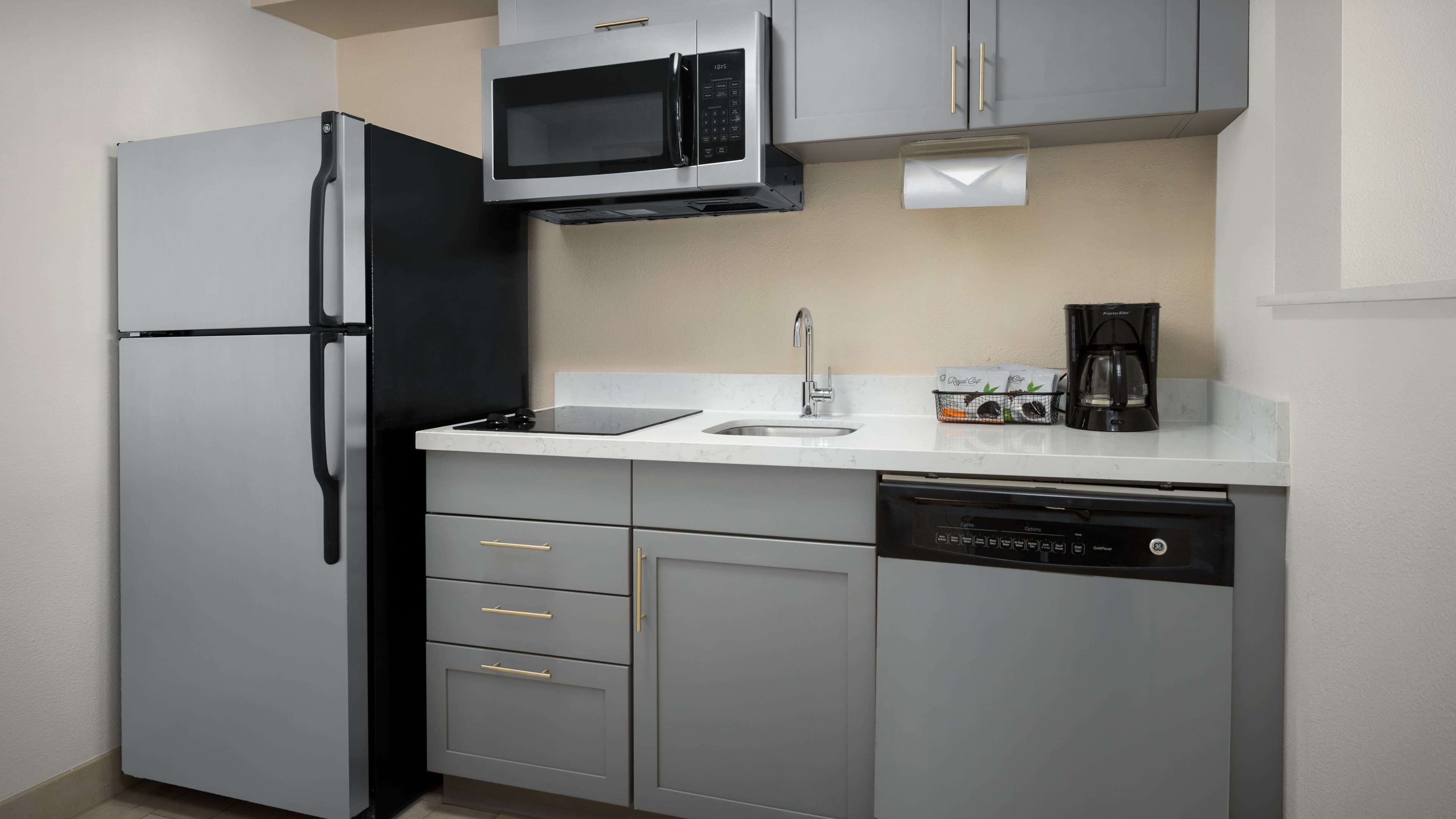 1 Bedroom 2 Queen Suite - Image 4