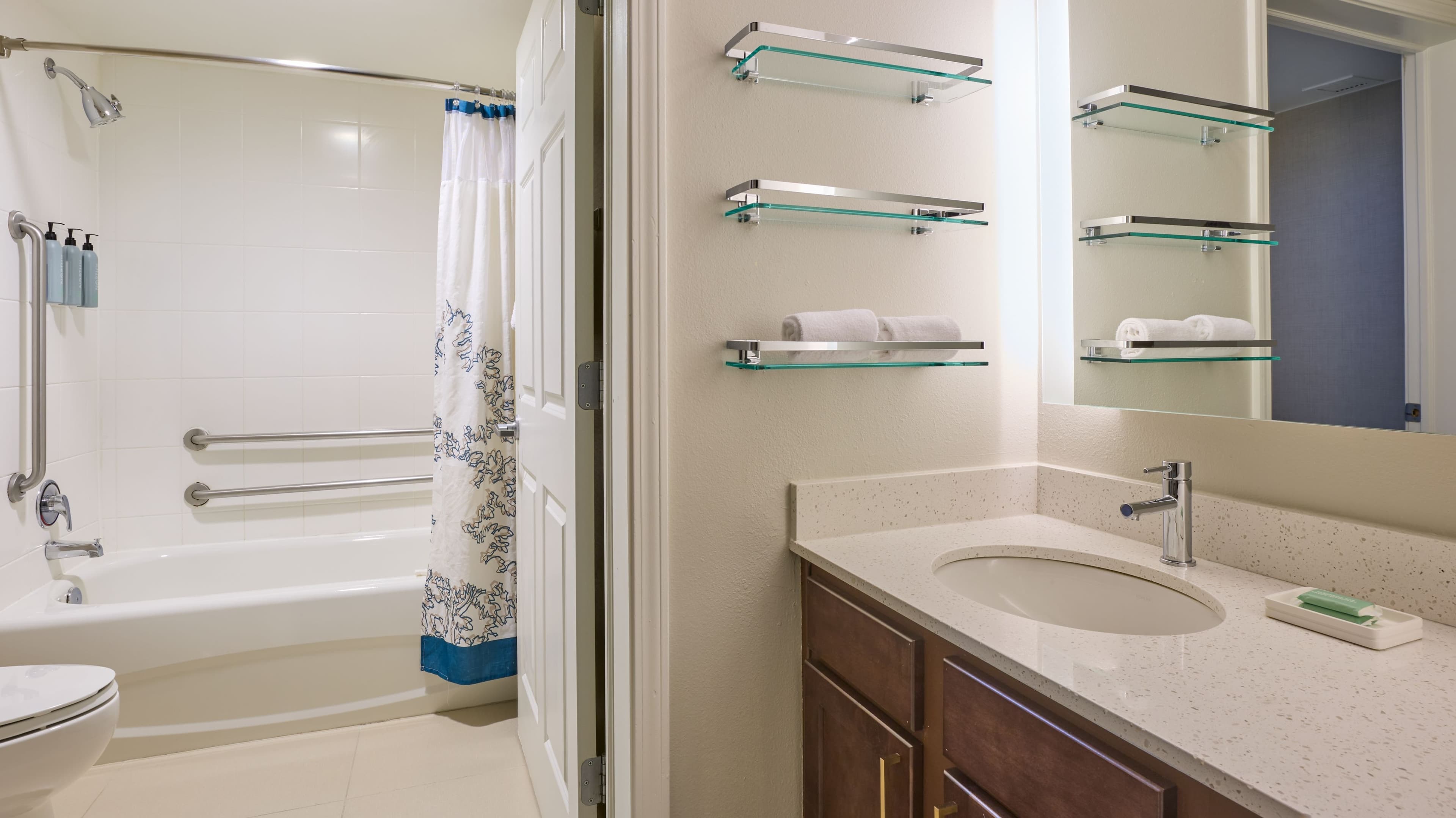 1 Bedroom Suite - Image 9