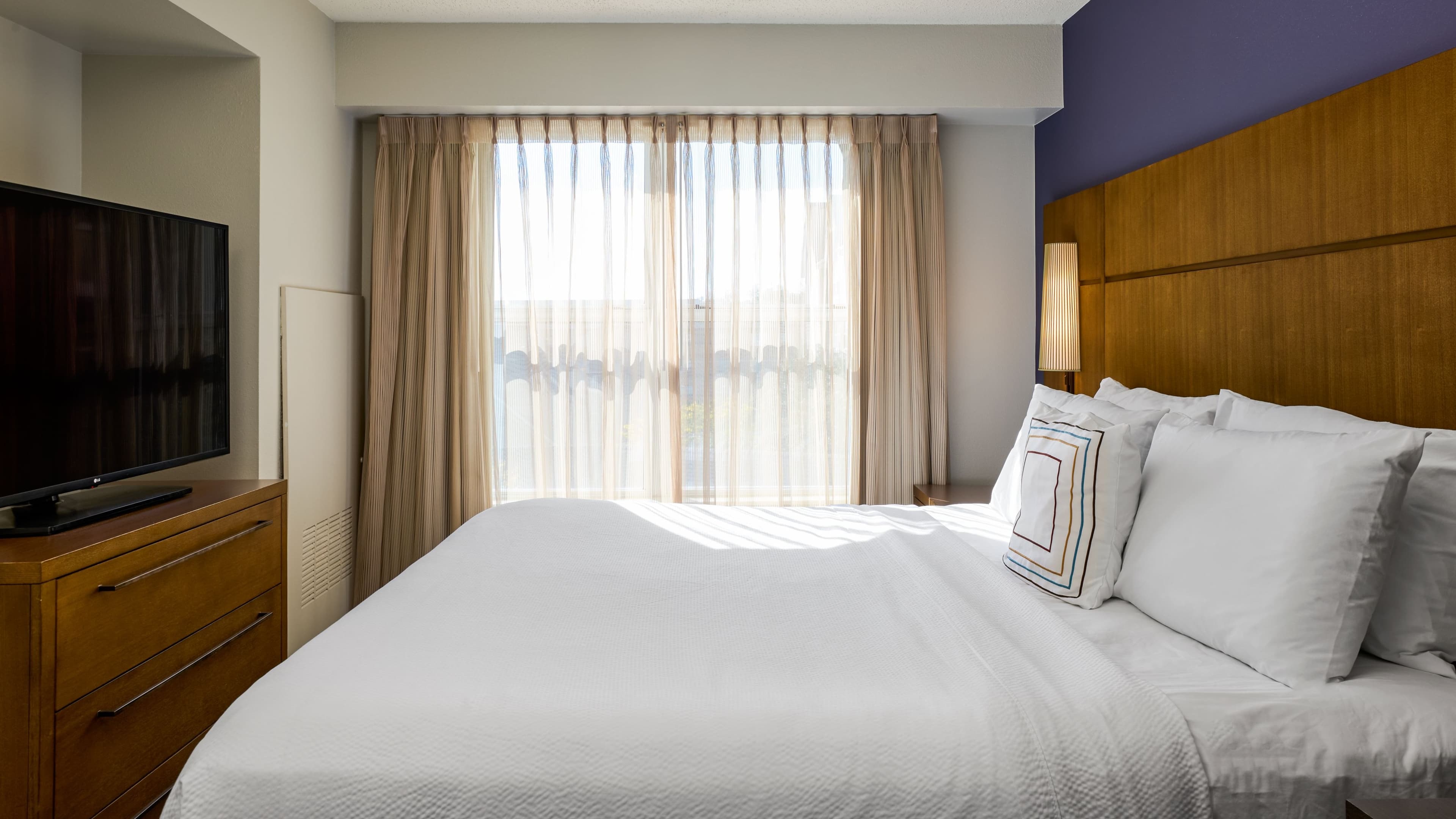 1 Bedroom Suite - Image 2