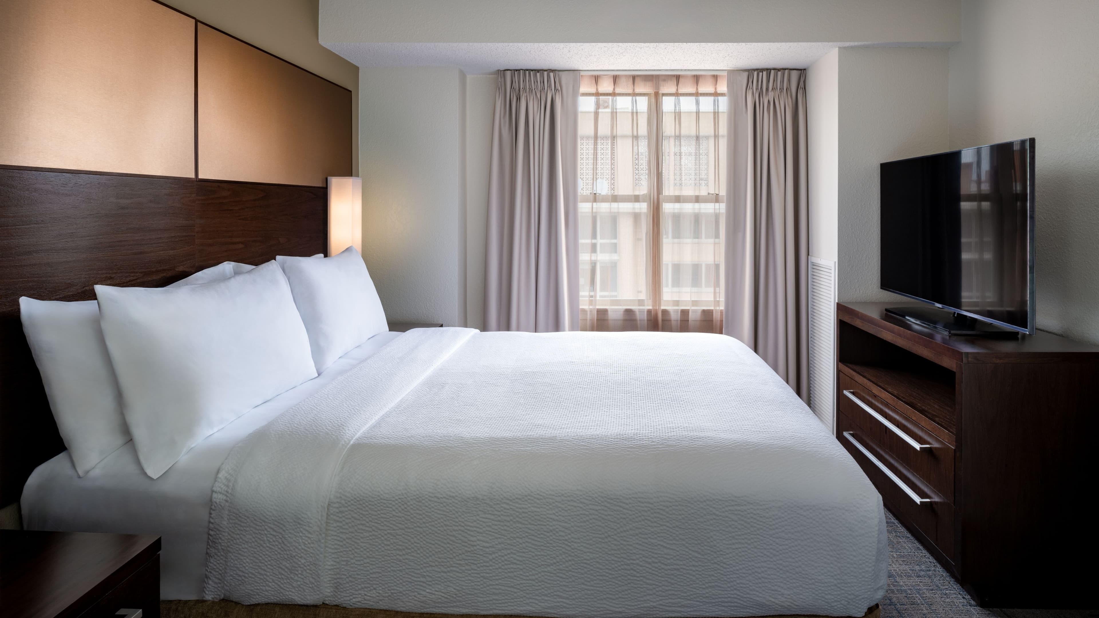 1 Bedroom Suite - Image 2