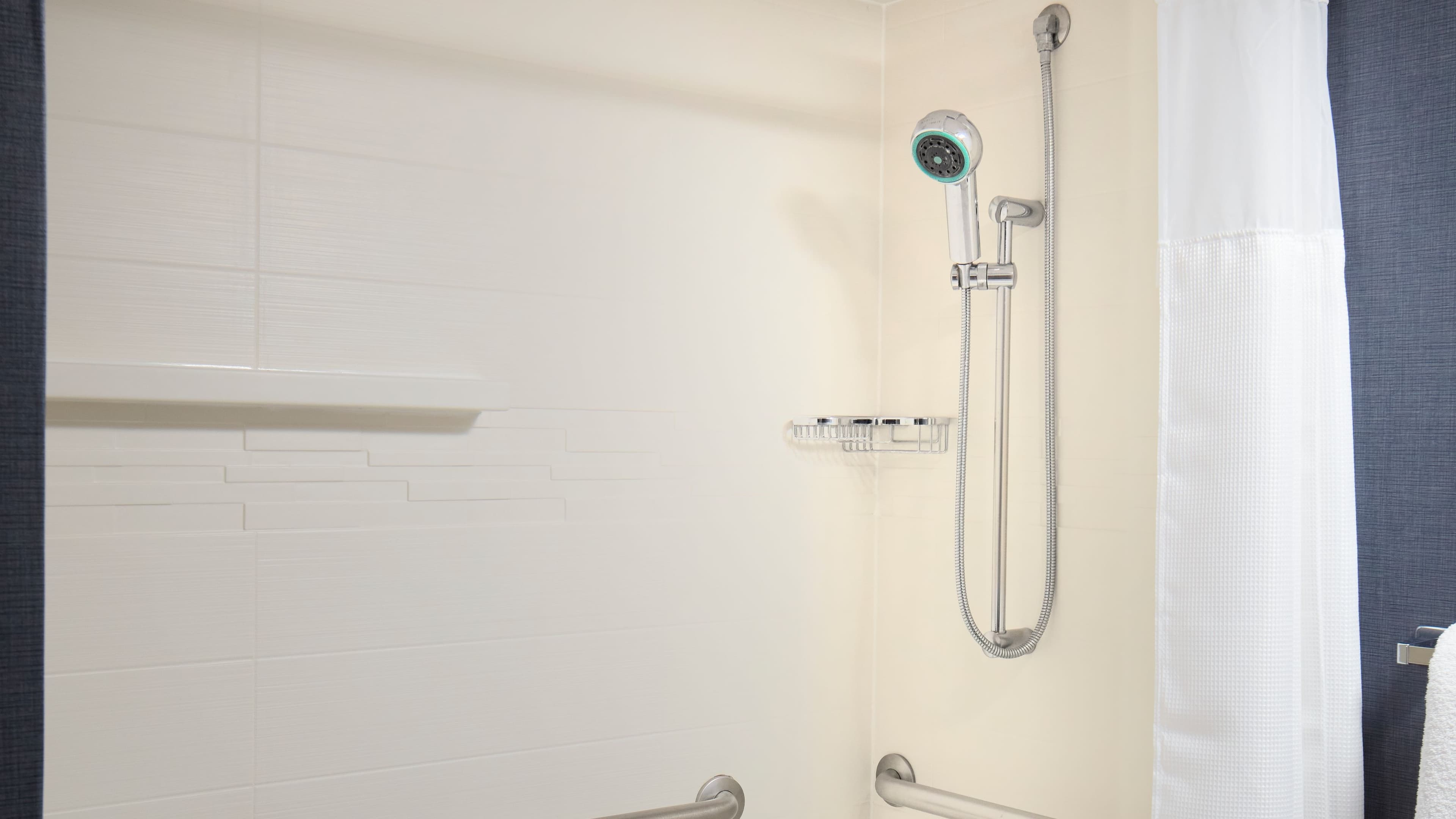 1 Bedroom Suite - Image 6