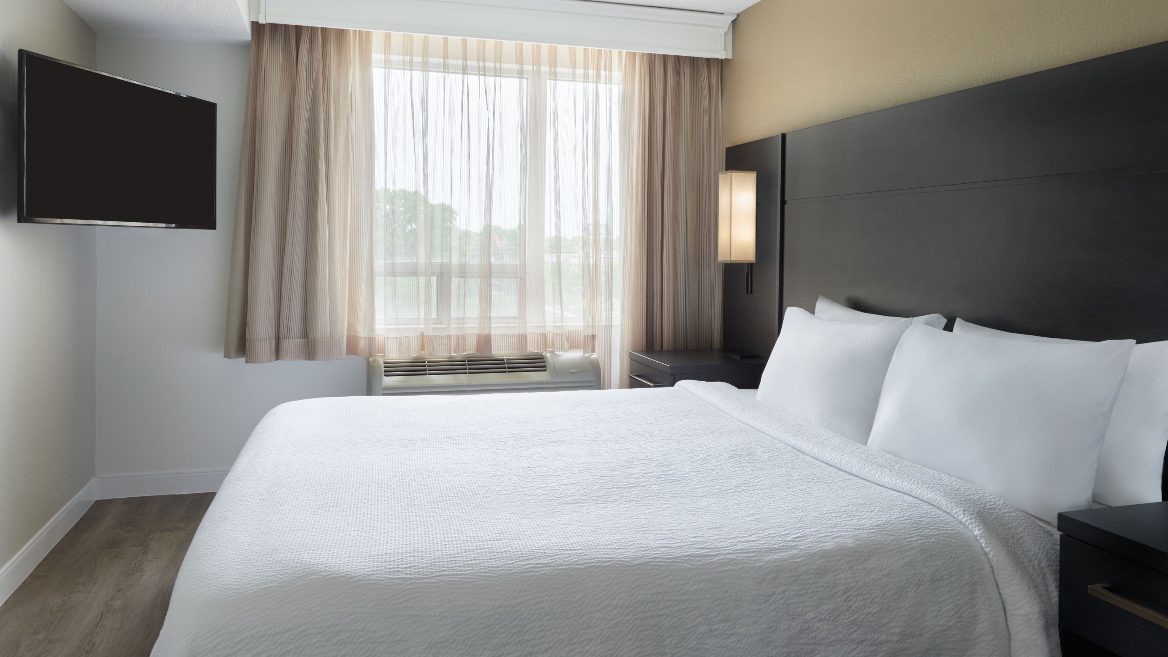 1 Bedroom Suite - Image 3