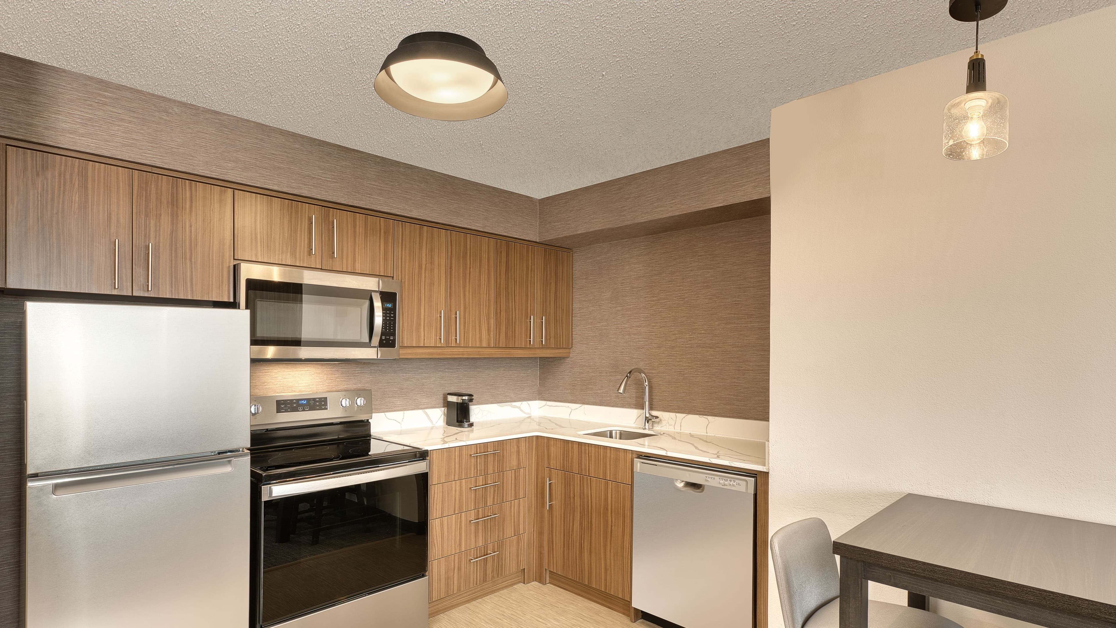 One Bedroom Suite - Image 2