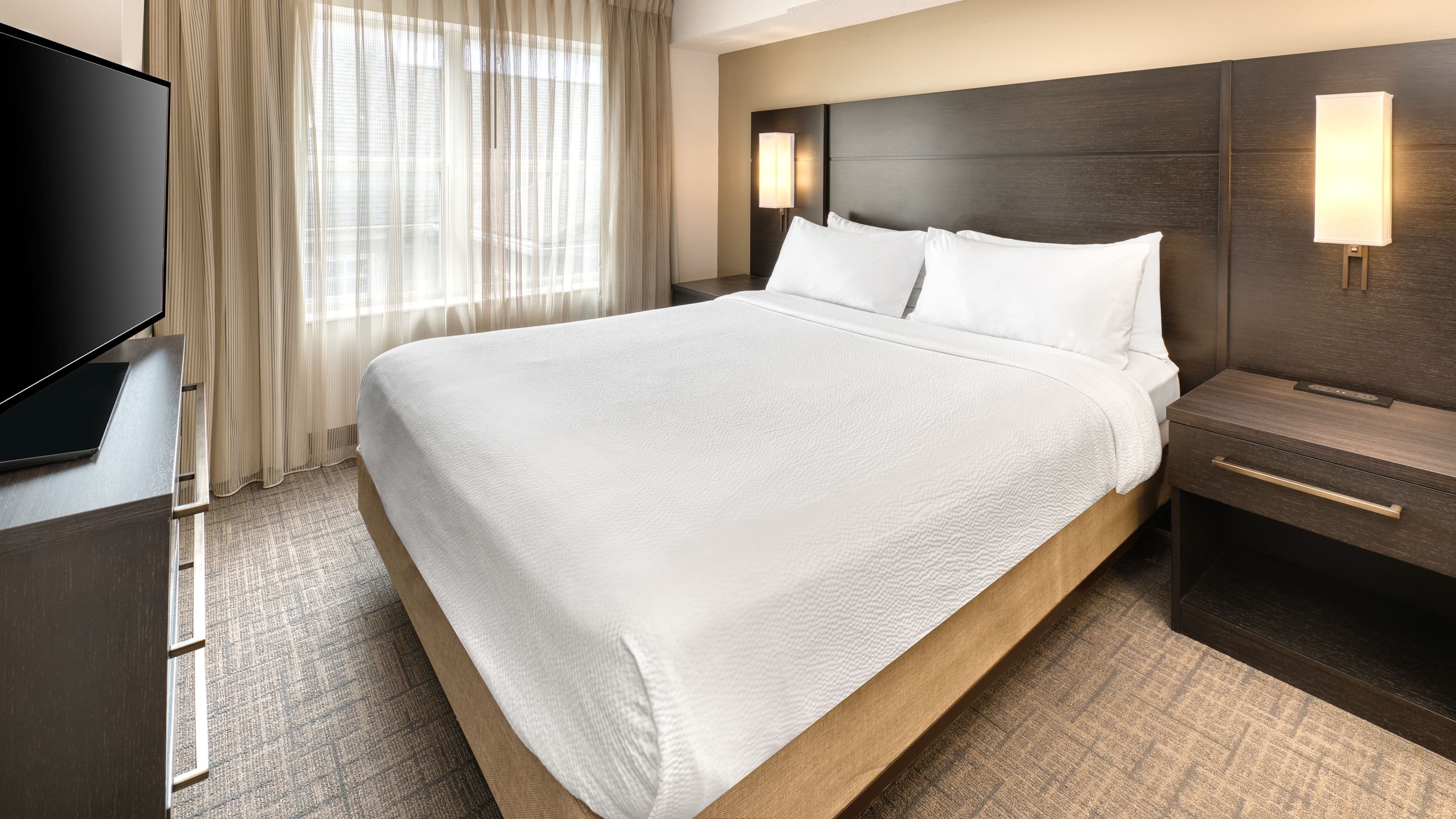 One Bedroom Suite - Image 3