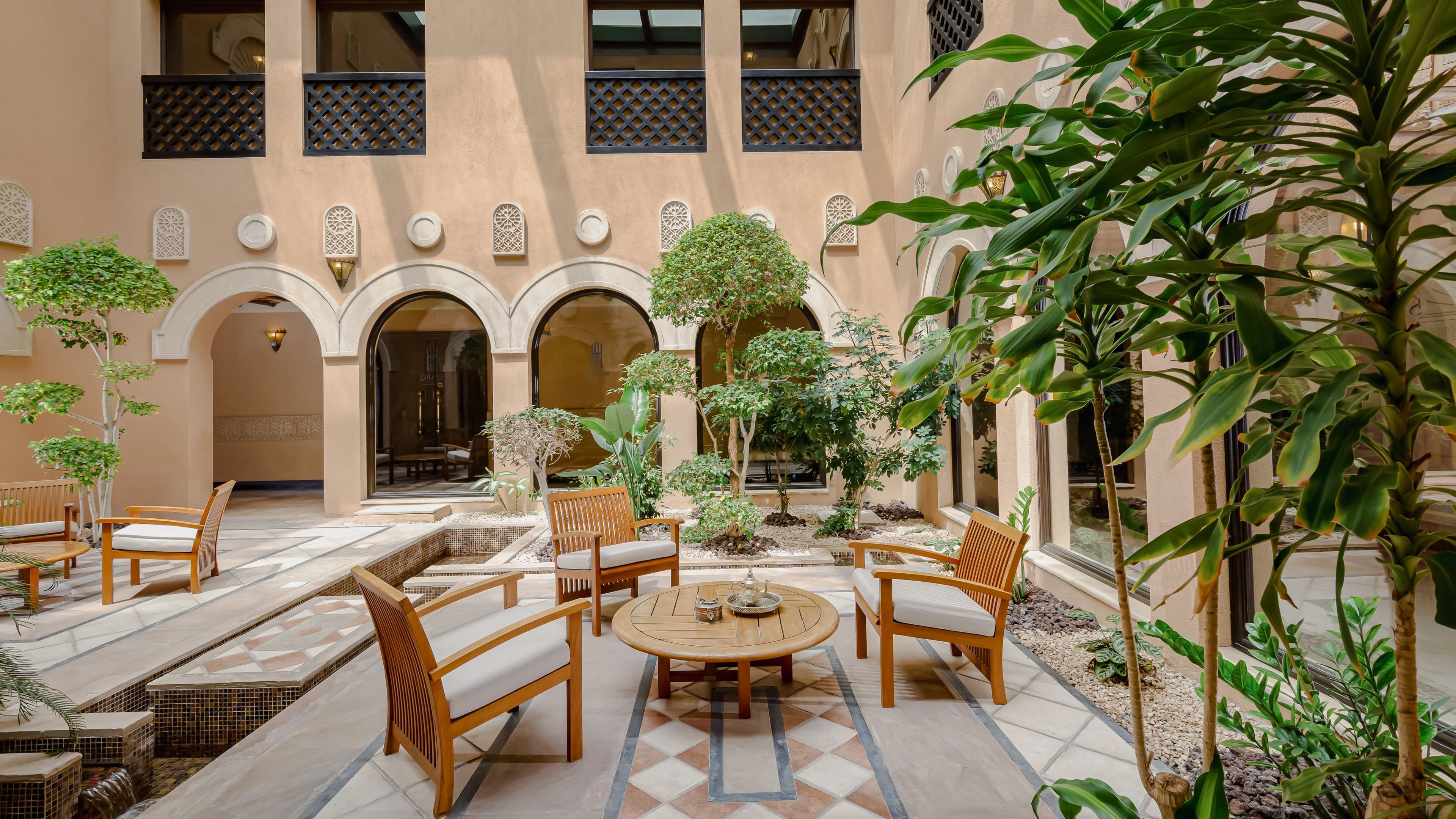 Deluxe Guest room - Image 6