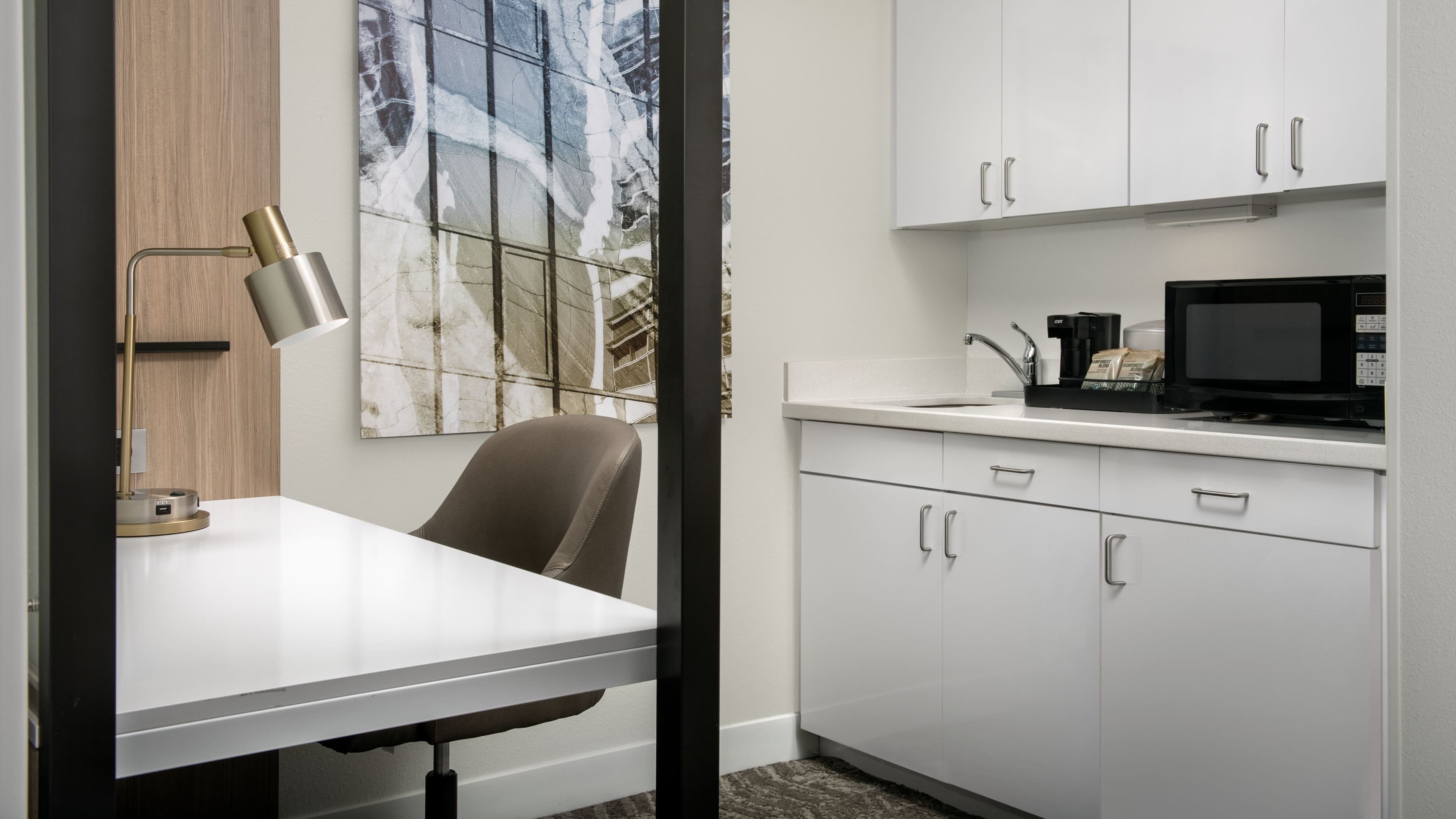 Two Queens - Image 5