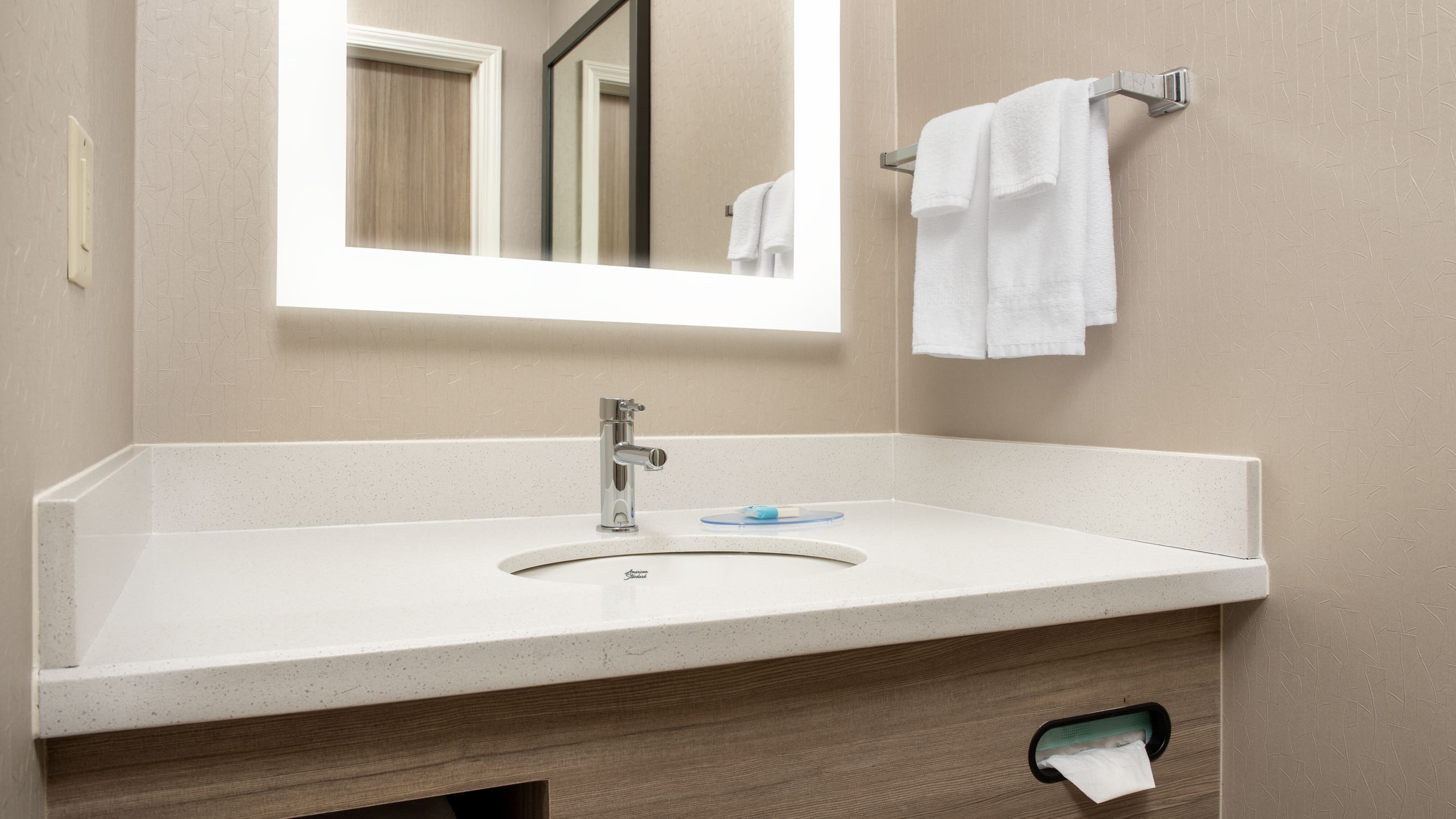 Two Queens - Image 11