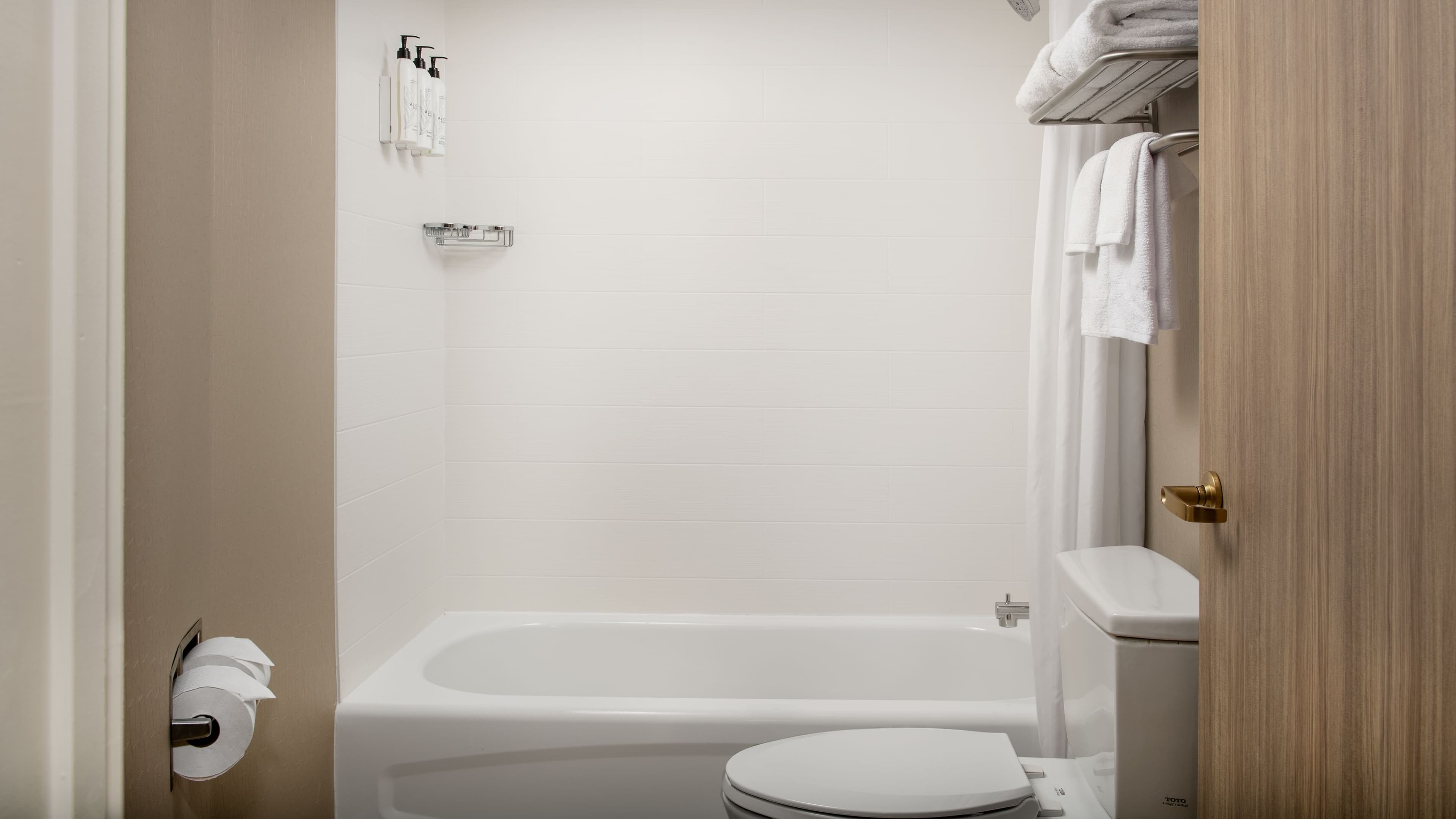 Two Queens - Image 12