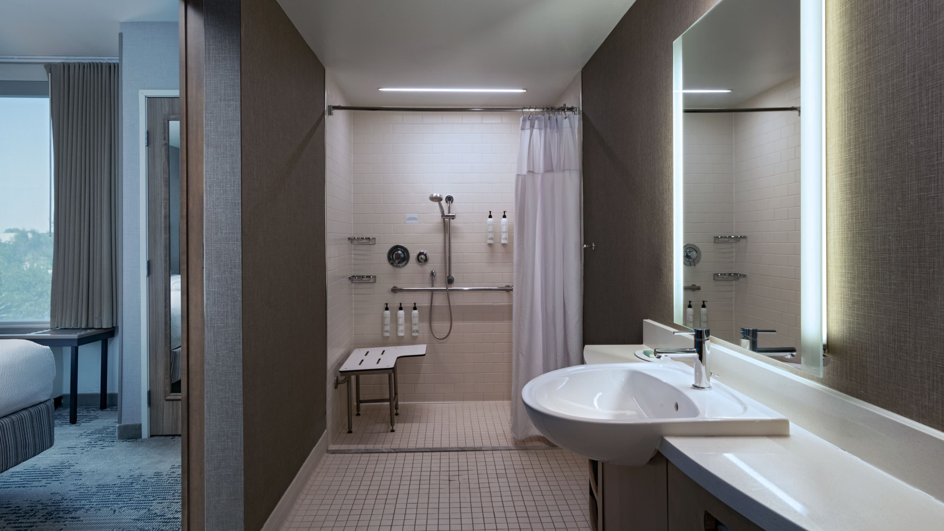 King Suite - Image 5