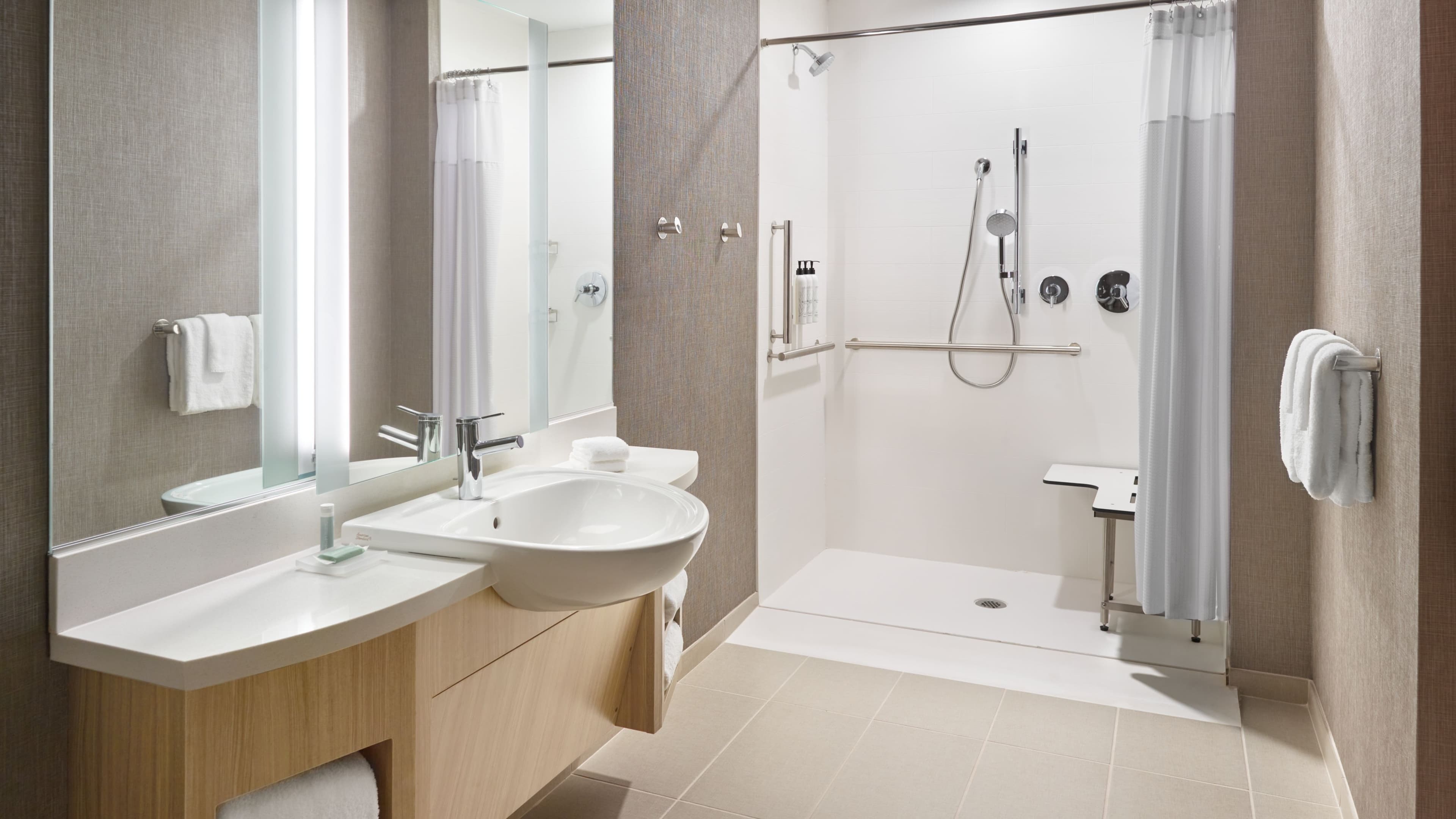 Queen Queen - Image 3