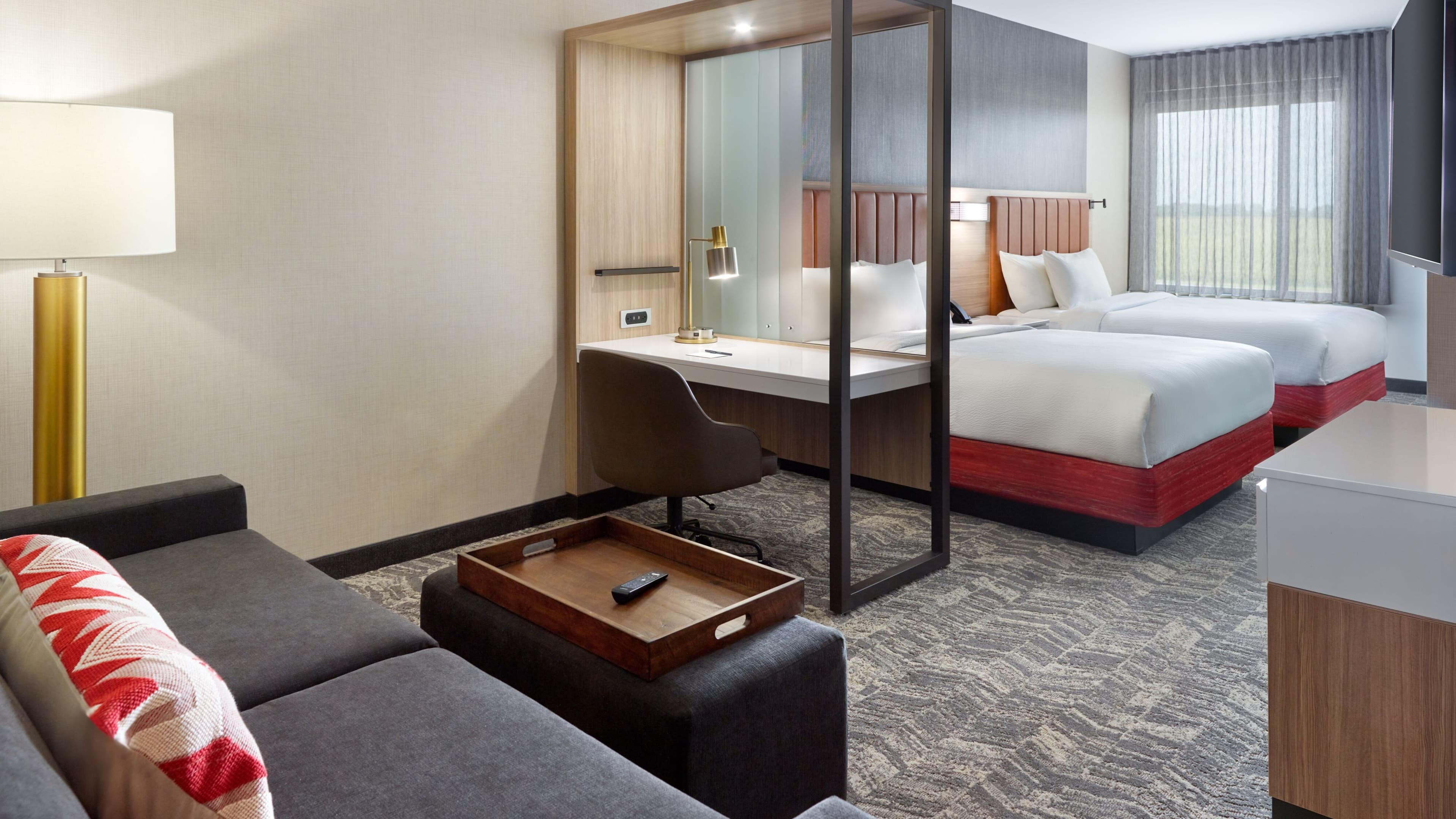 Queen Queen - Image 2