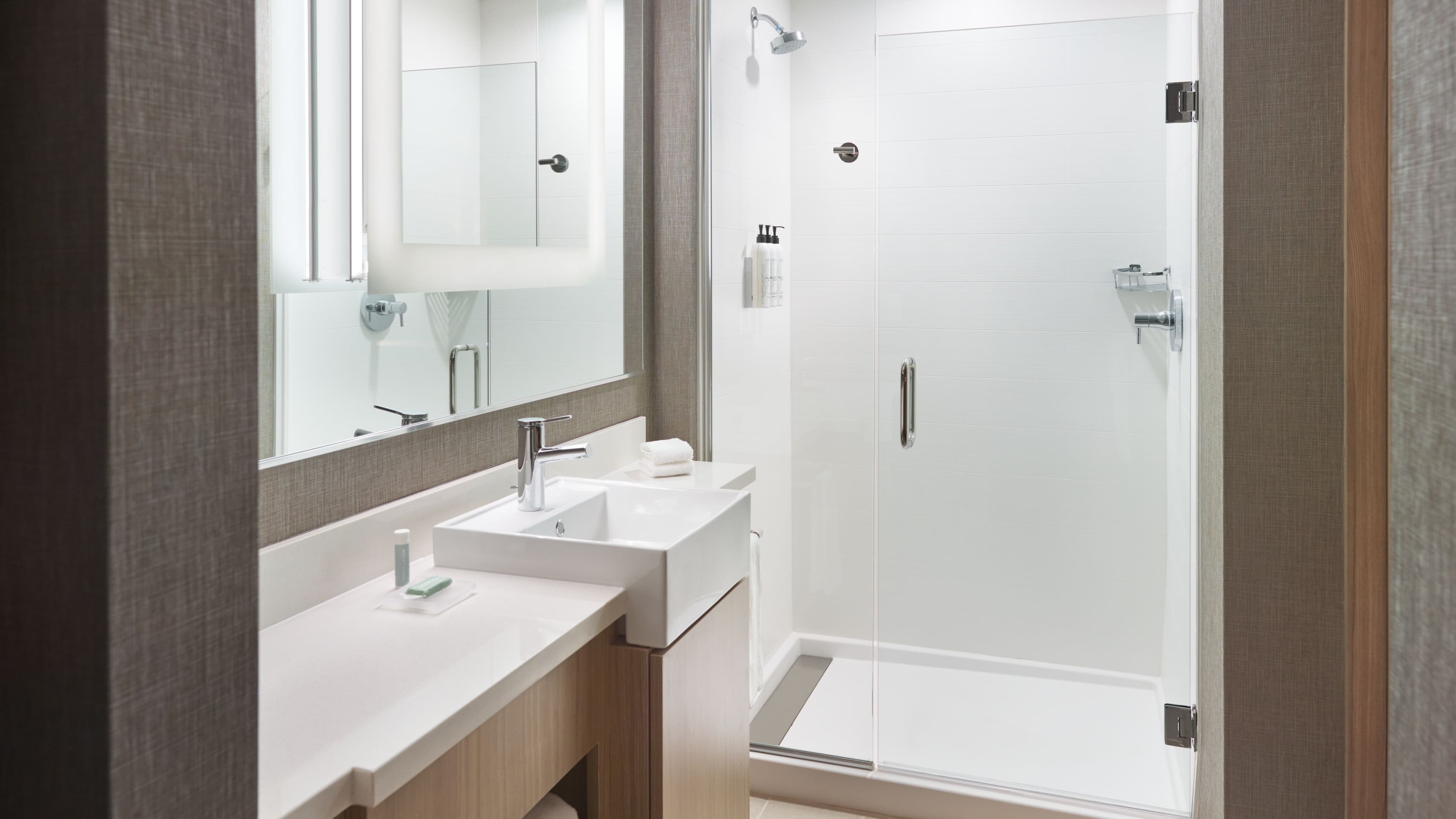 Queen Queen - Image 4