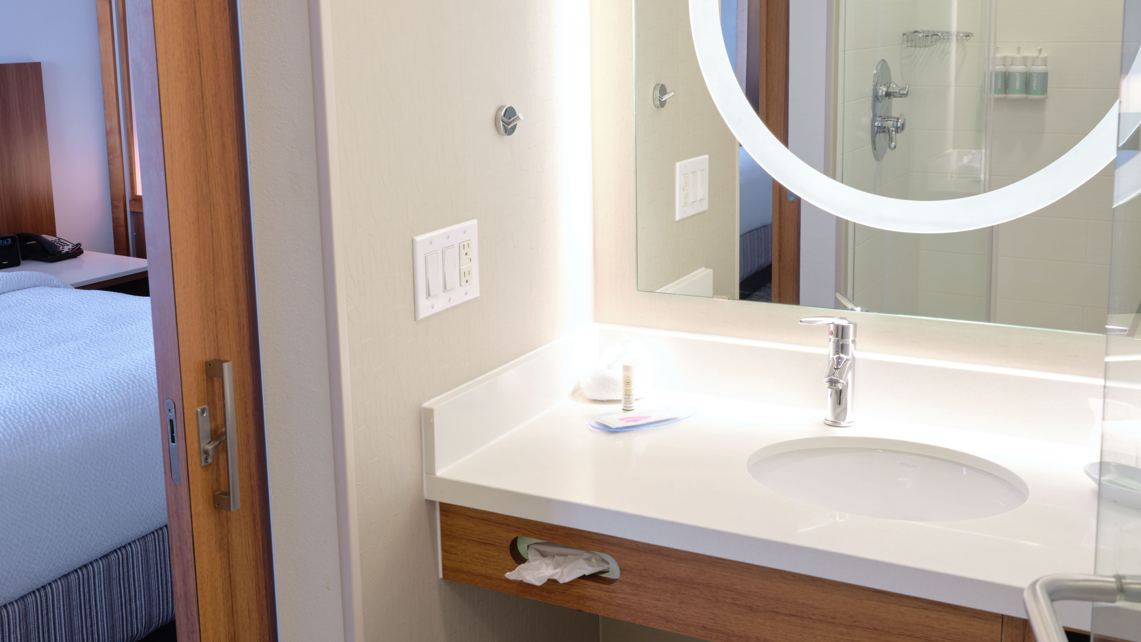 Double Queen Suite - Image 2