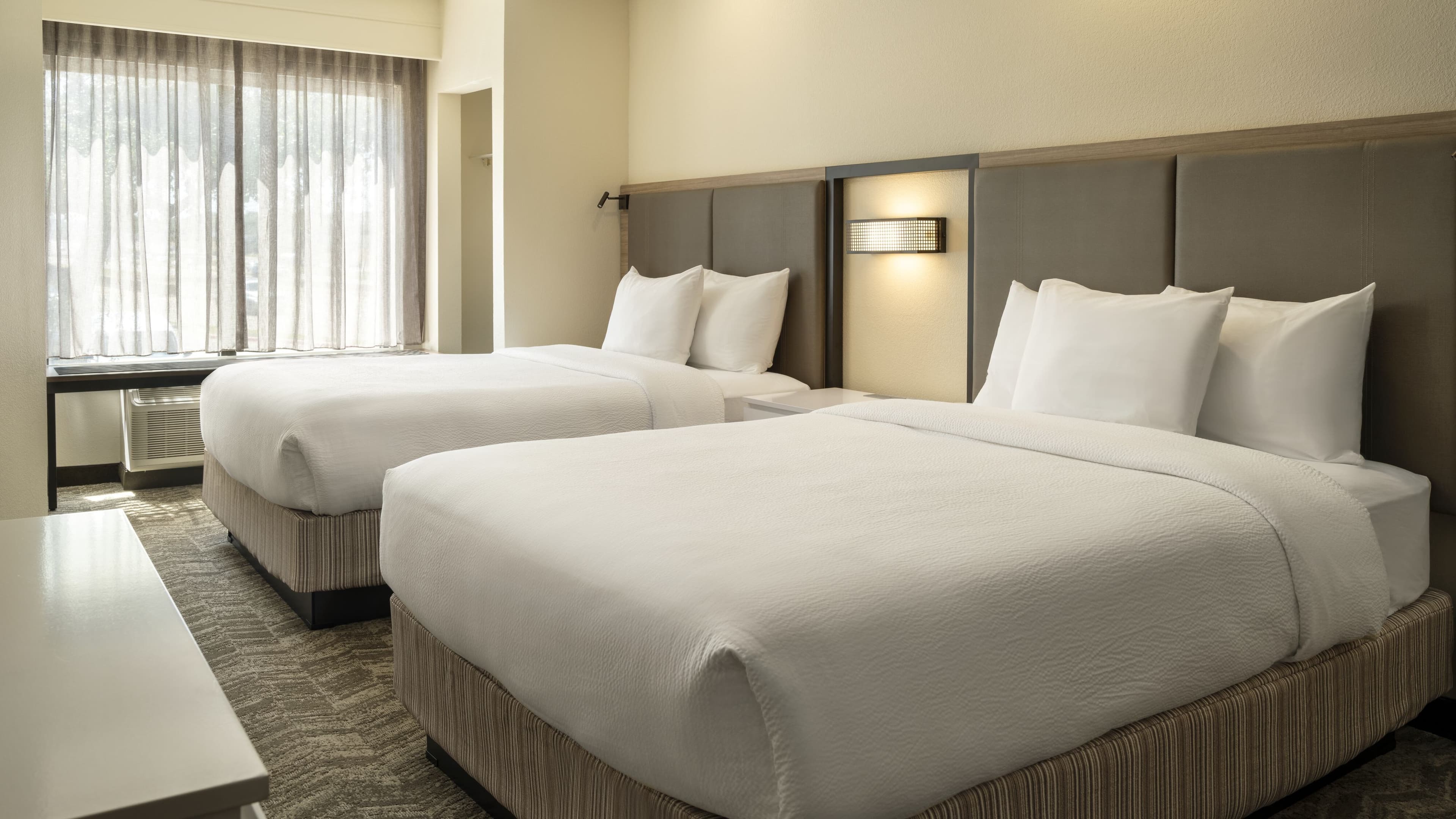 Queen Queen Suite - Image 2