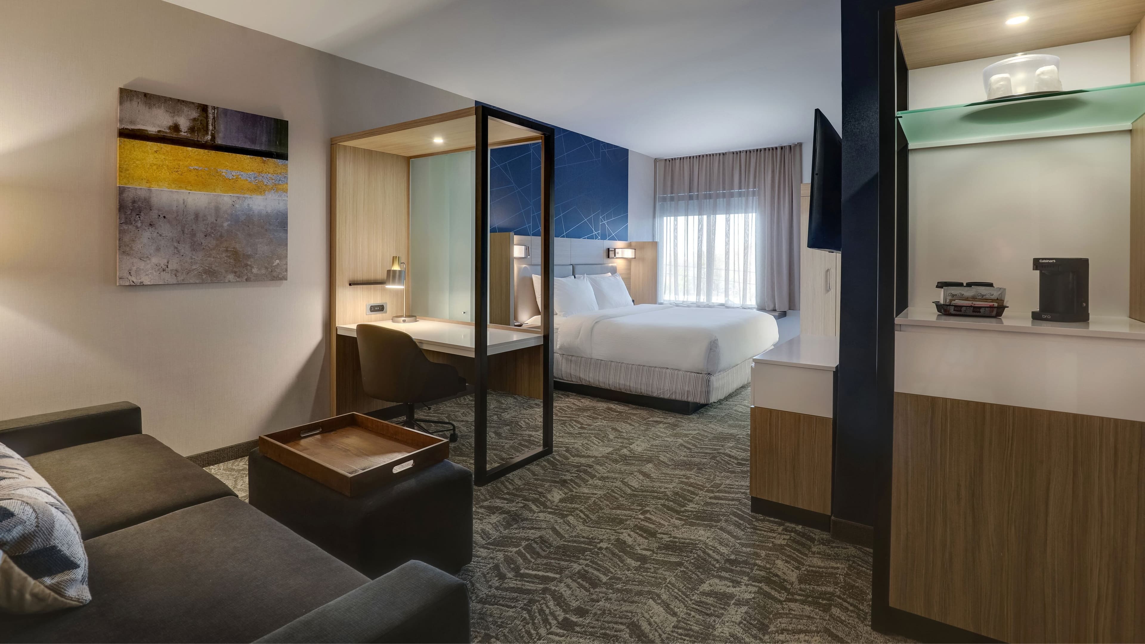 1 King Guest Room - Image 1