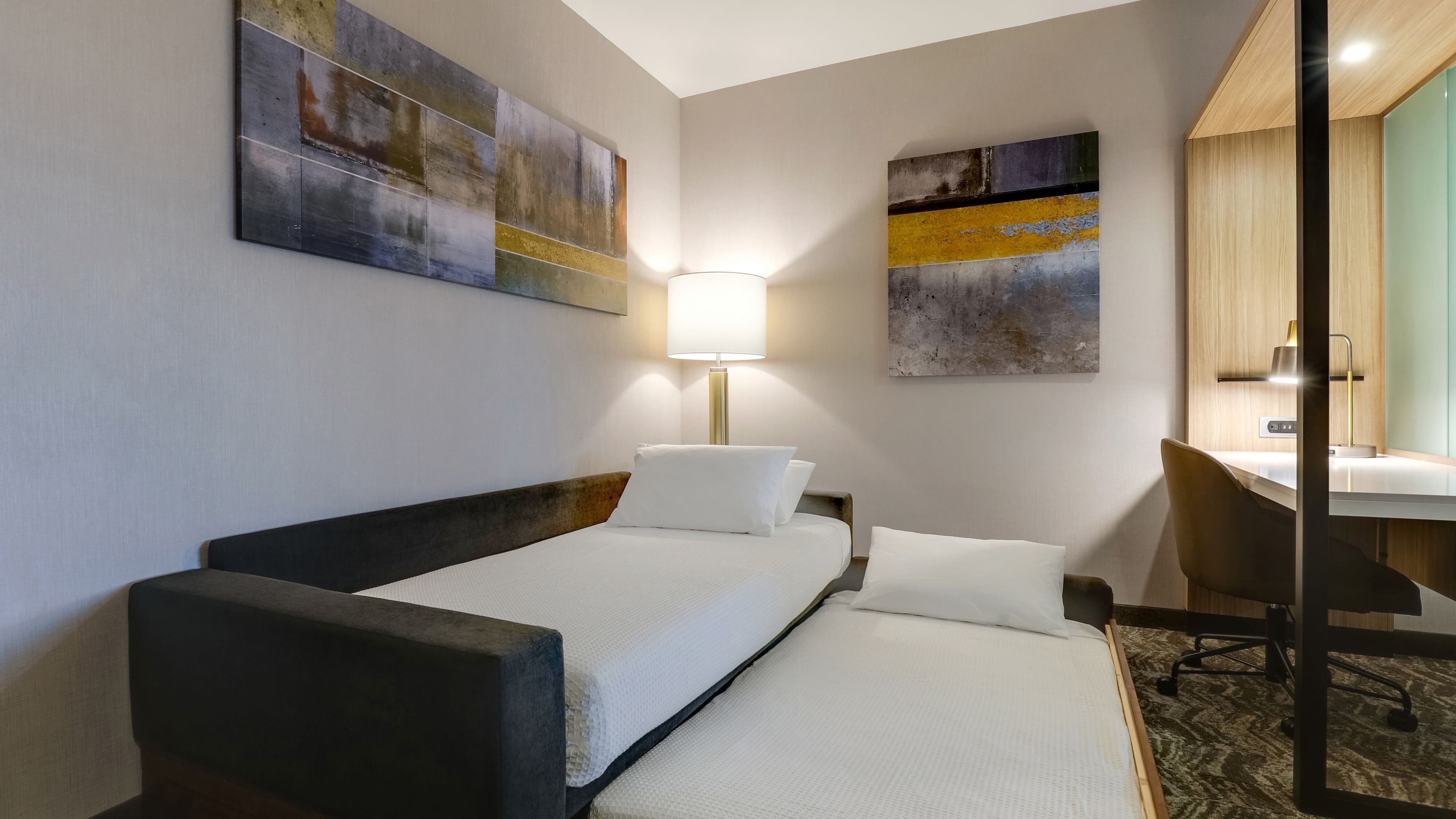 1 King Guest Room - Image 5