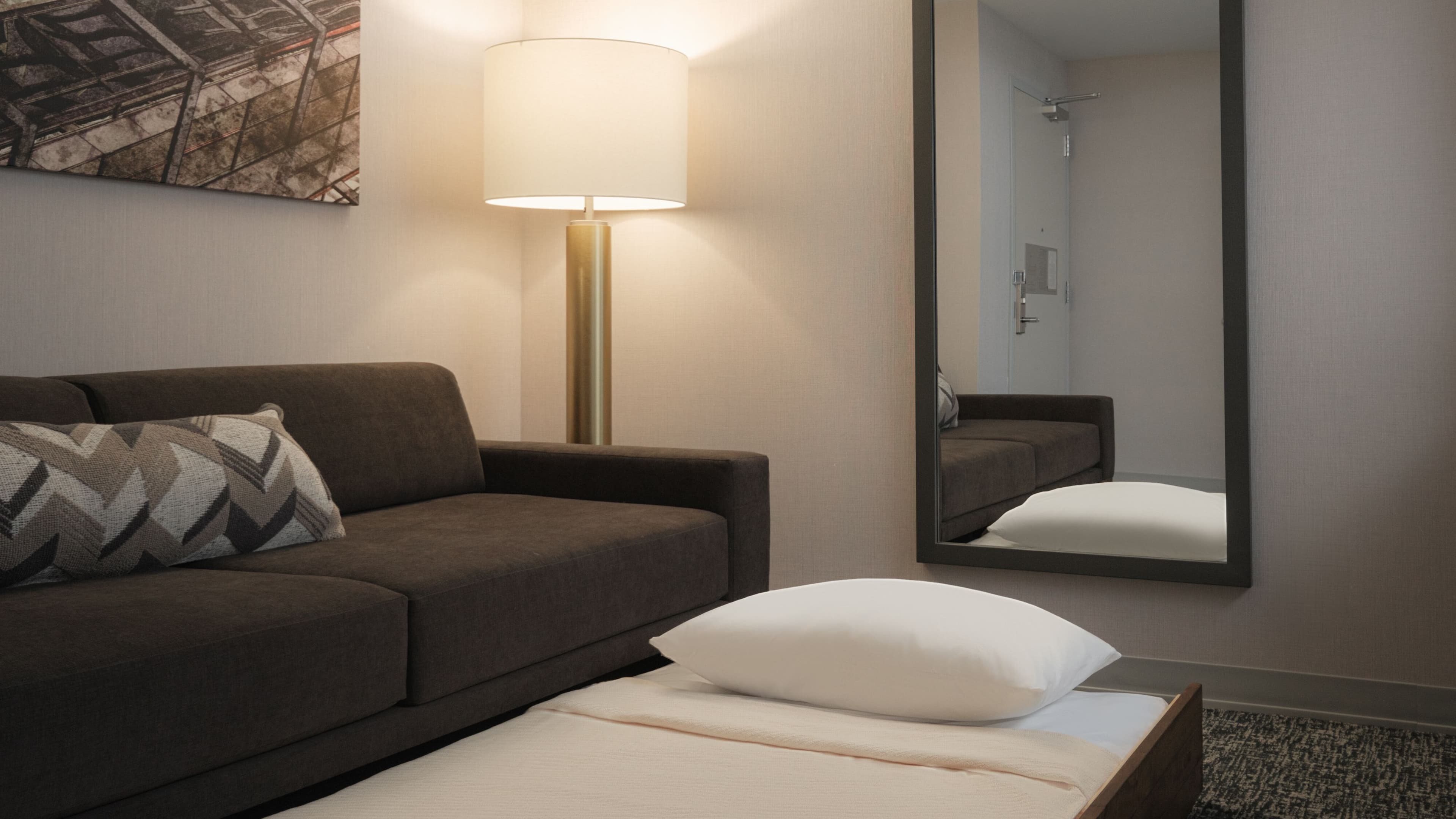 Queen Queen Suite - Image 4