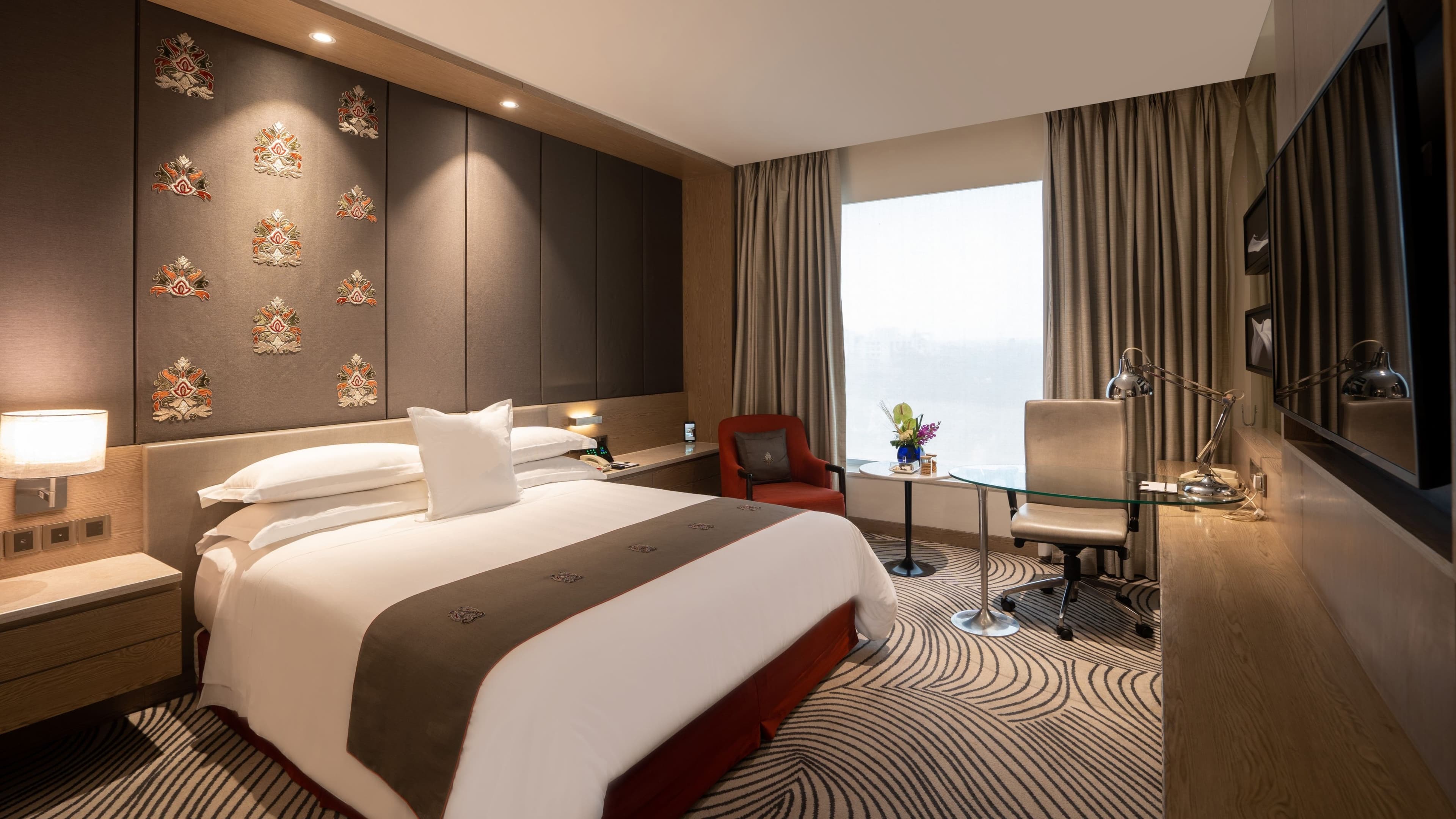 Deluxe Room - Image 1