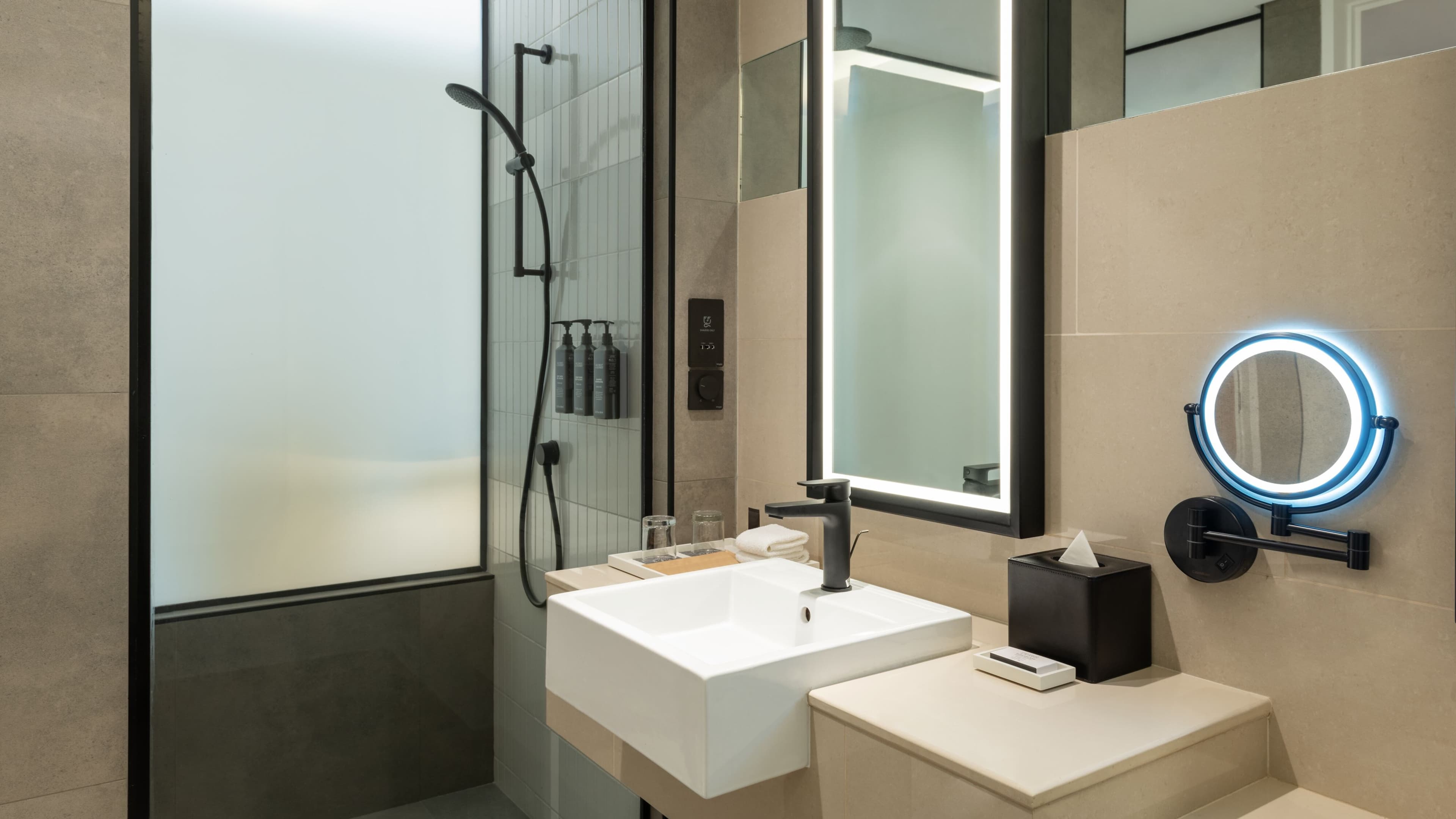 Superior Room - Image 4