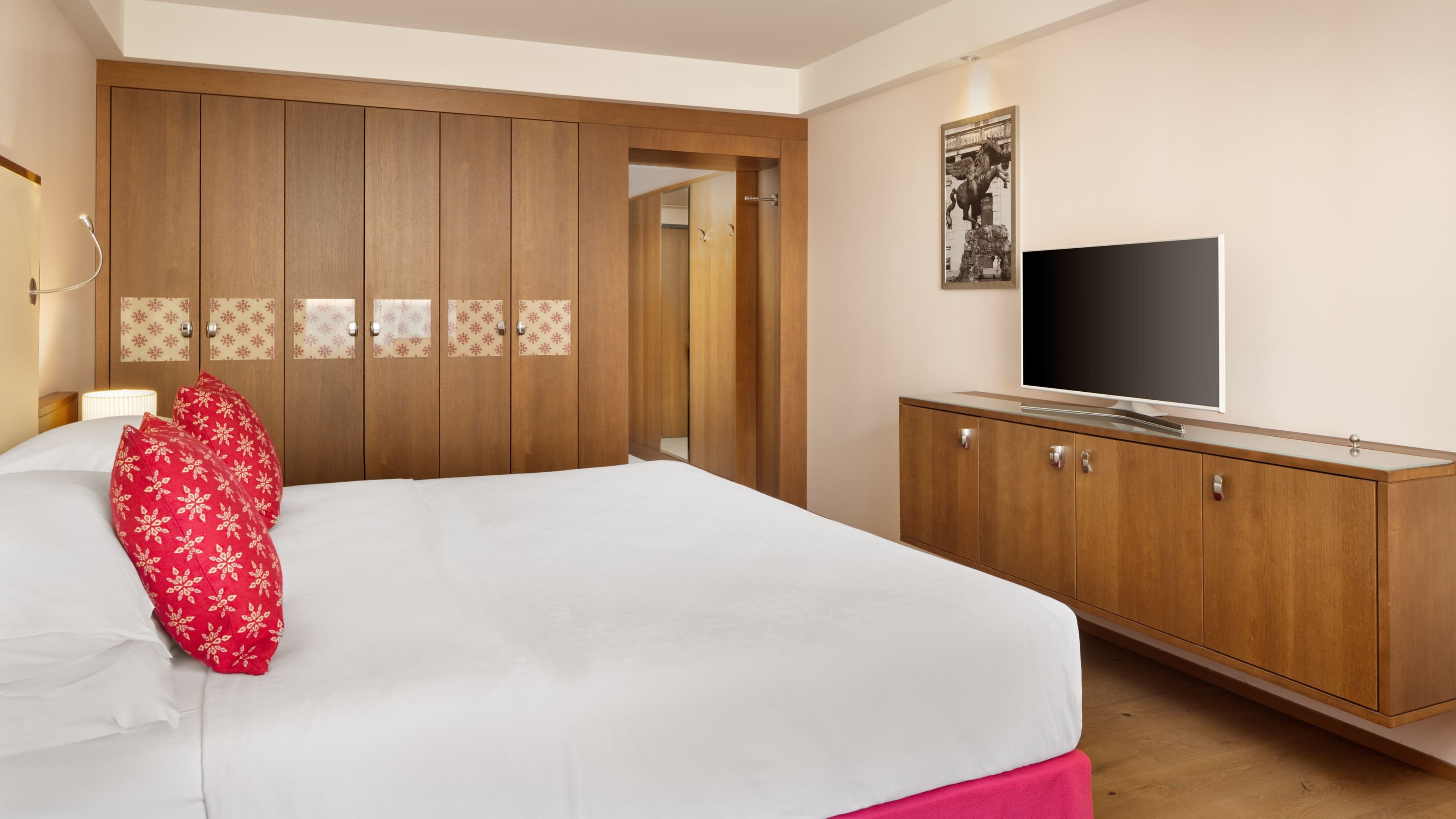 Classic Room City View - Image 2