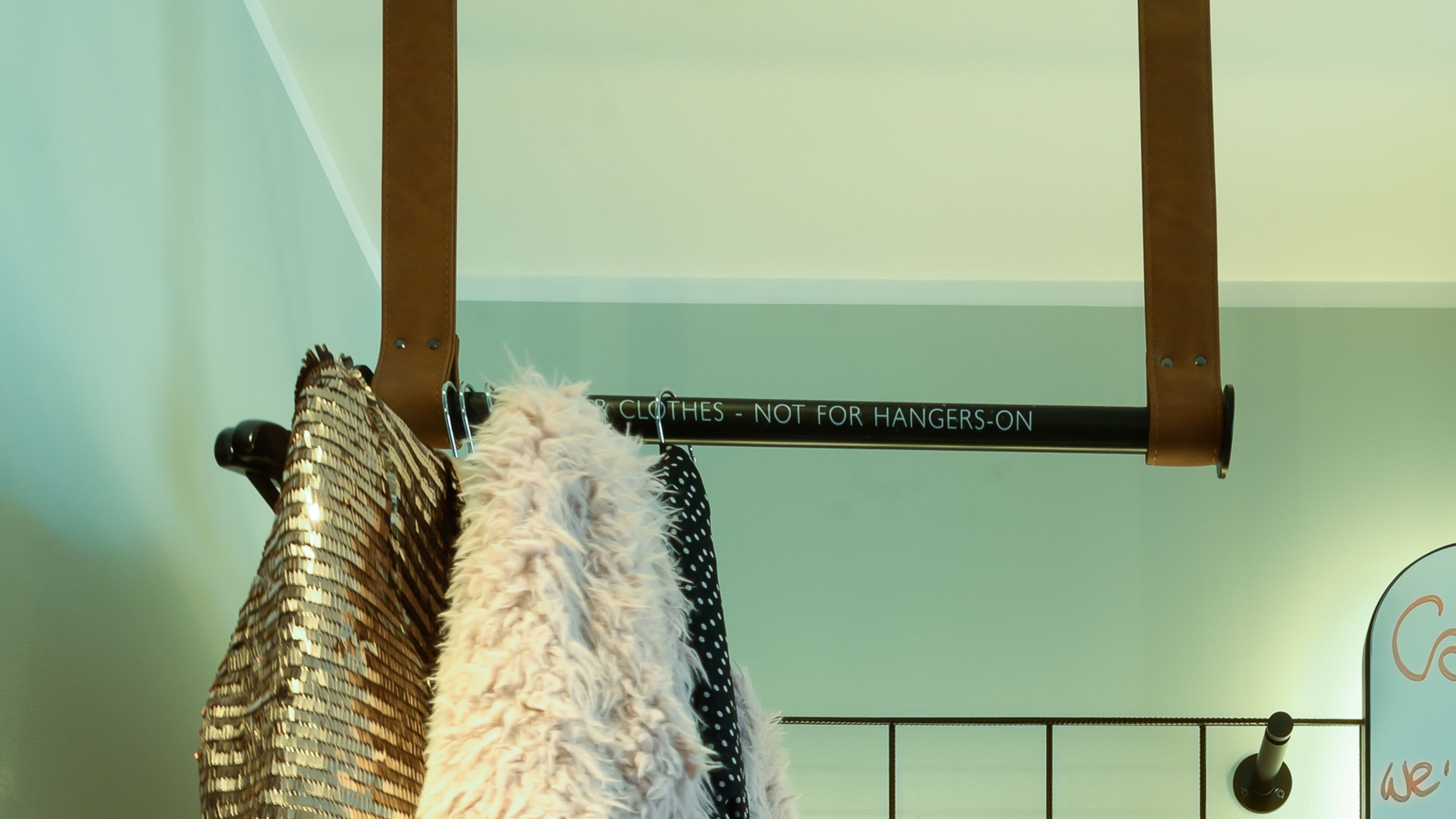 Moxy Queen Sleeper - Image 8