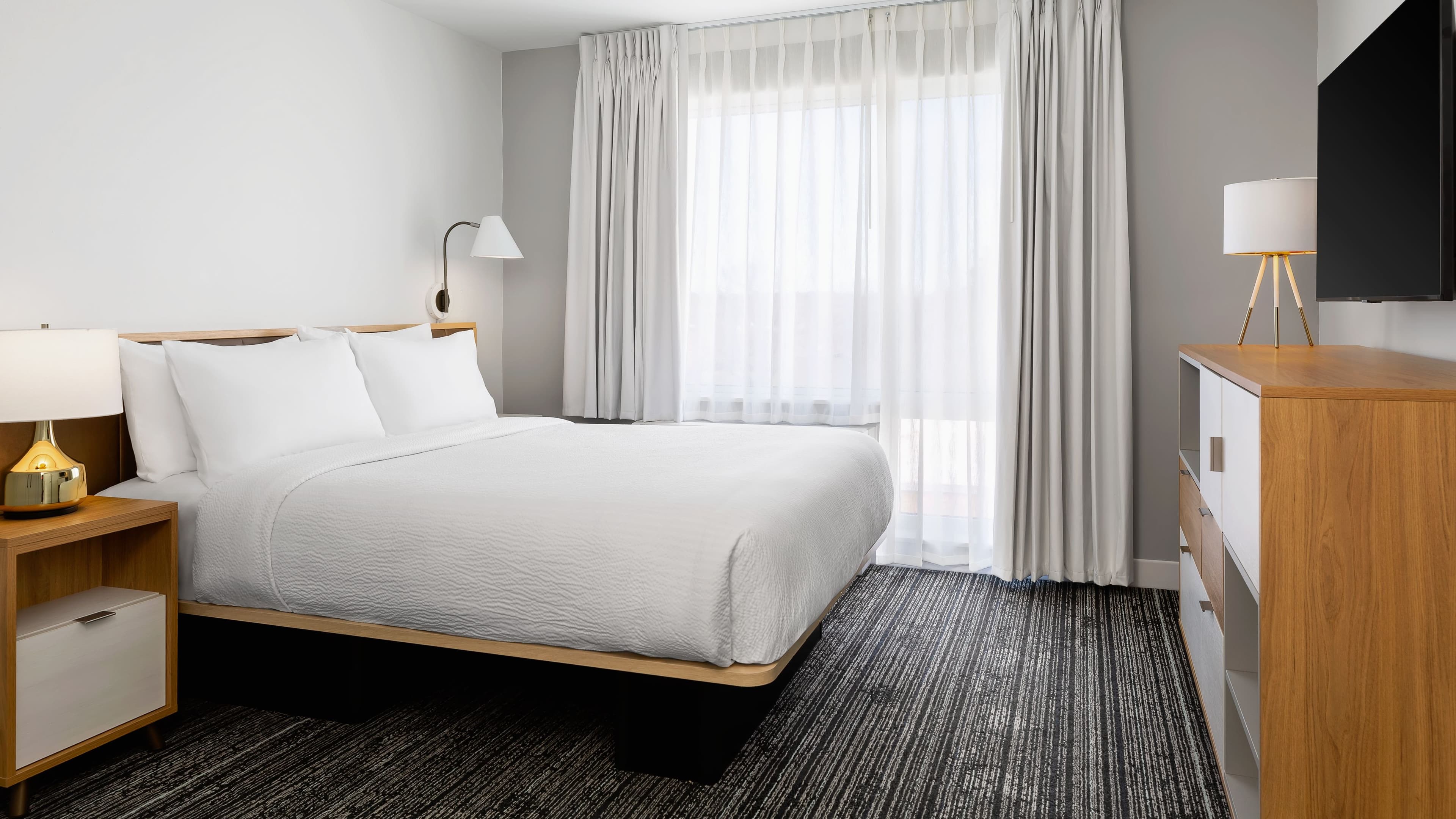 1 Bedroom Suite - Image 1