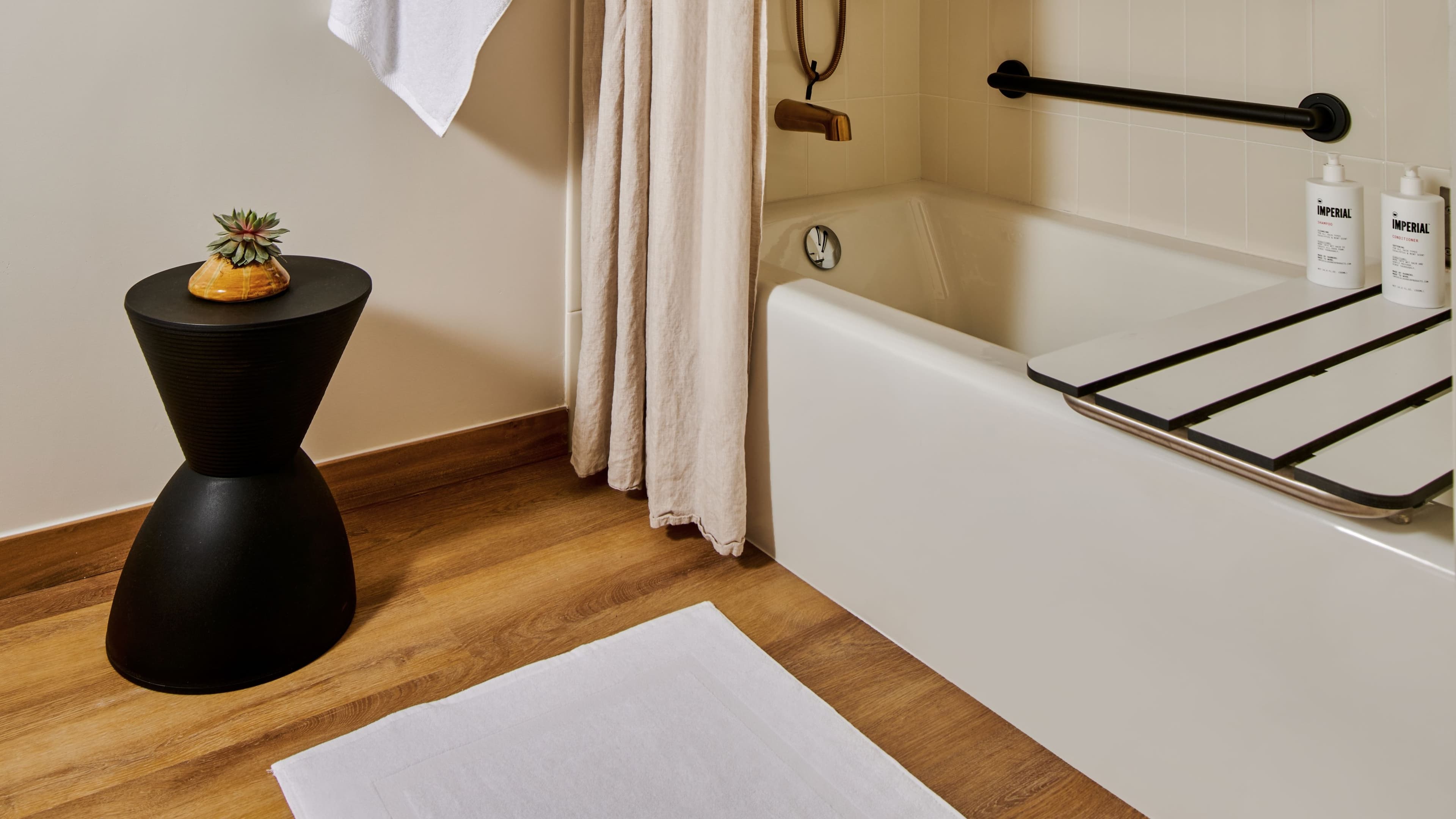 King Interior Atrium View - Image 3