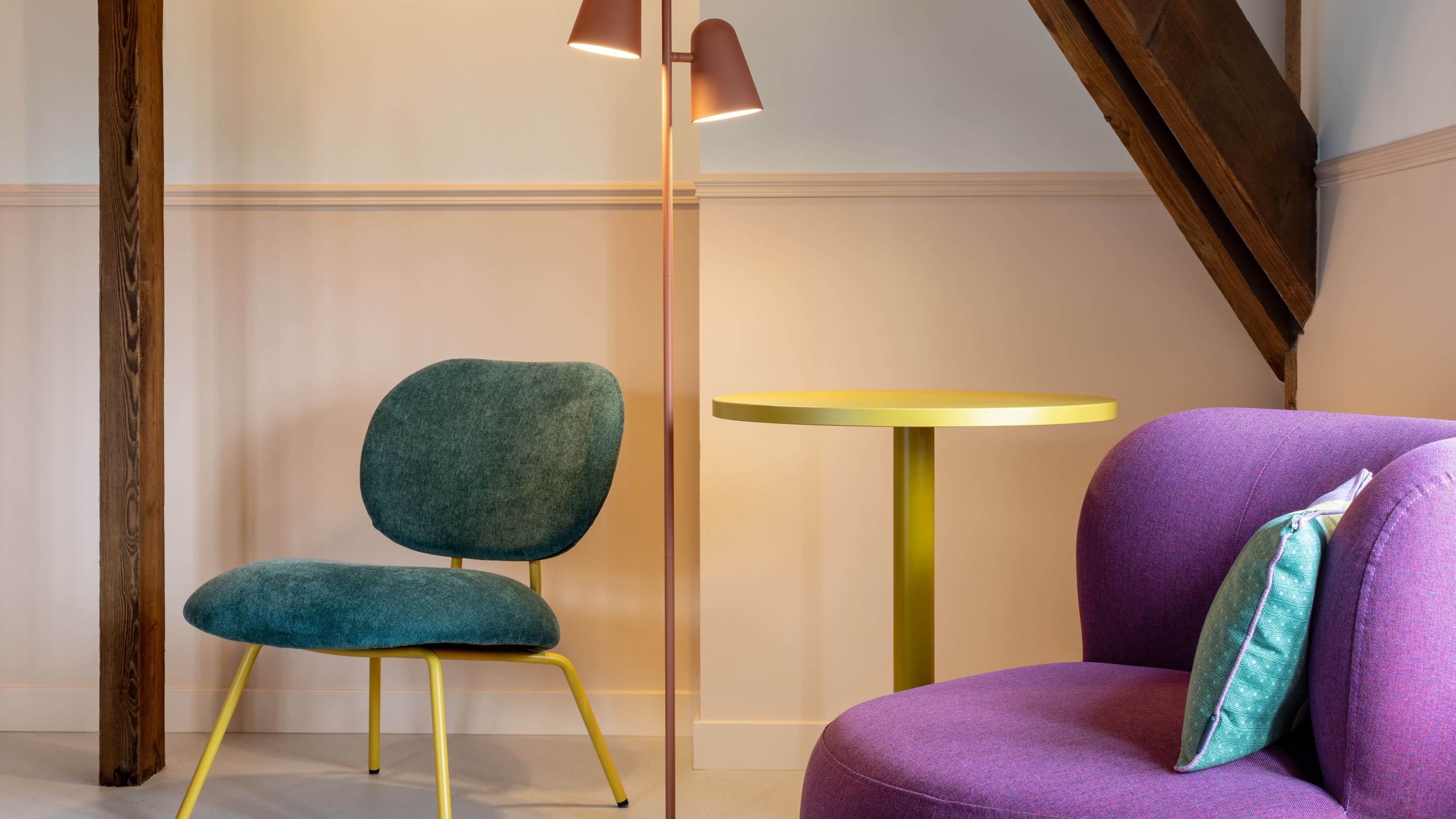 Deluxe King Room - Image 5