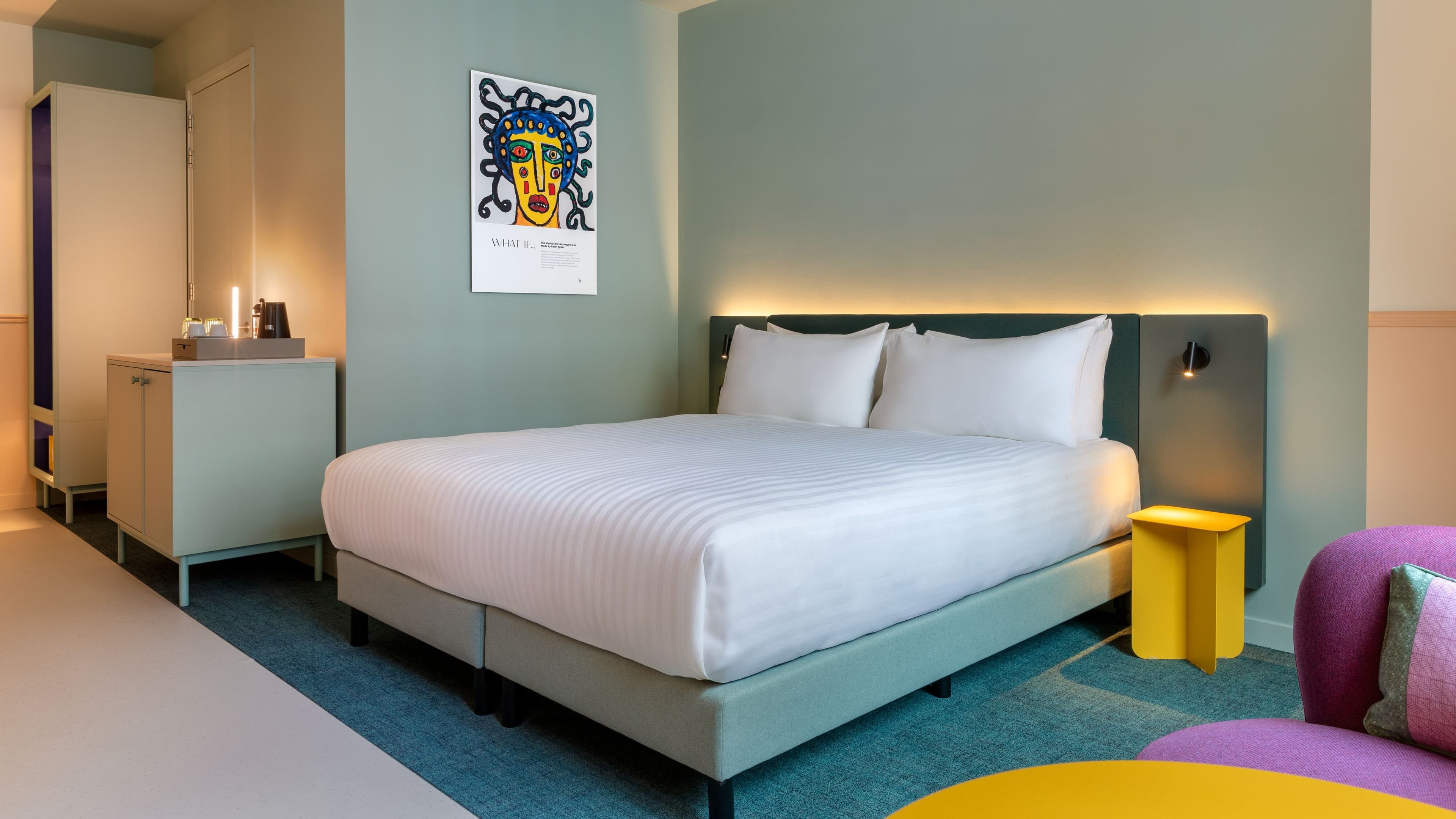 Deluxe King Room - Image 1