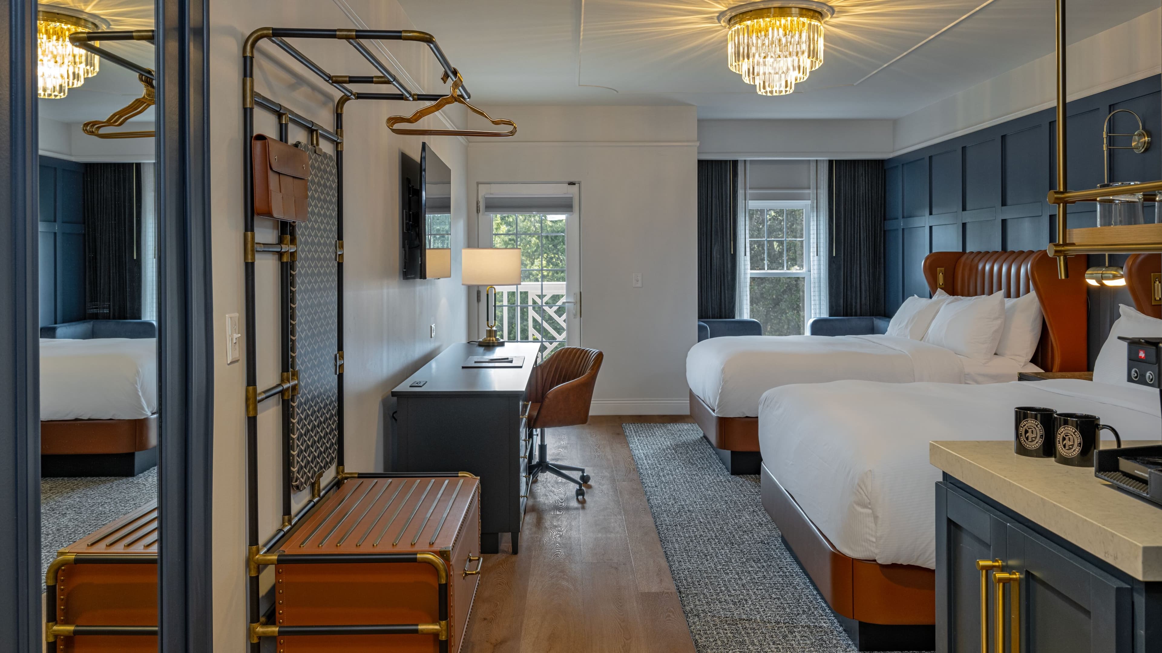 Deluxe 2 Queen Room - Image 1