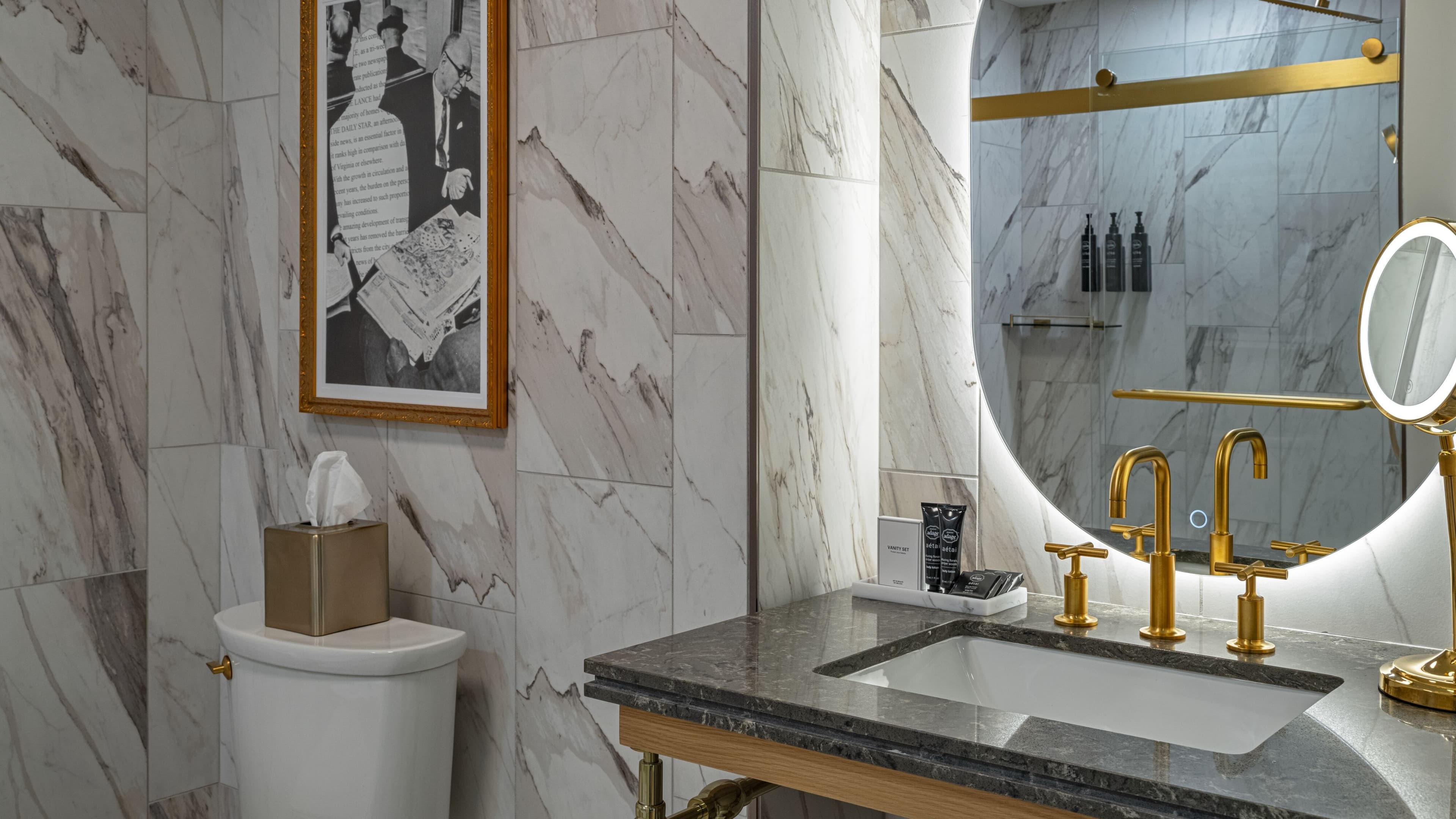 Deluxe 2 Queen Room - Image 2